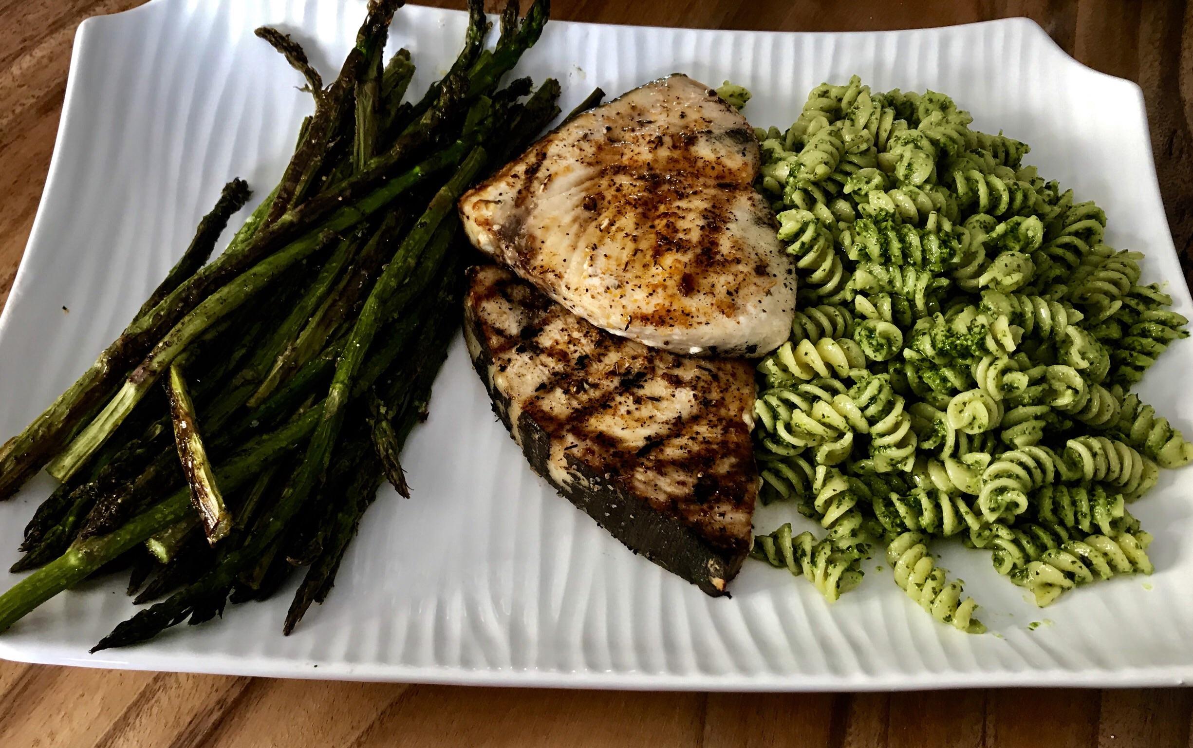 [Homemade] Blackened swordfish with asparagus and pesto pasta r/food
