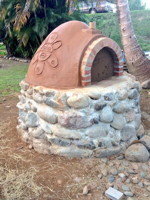 Backyard clay oven r/WoodFiredOvens