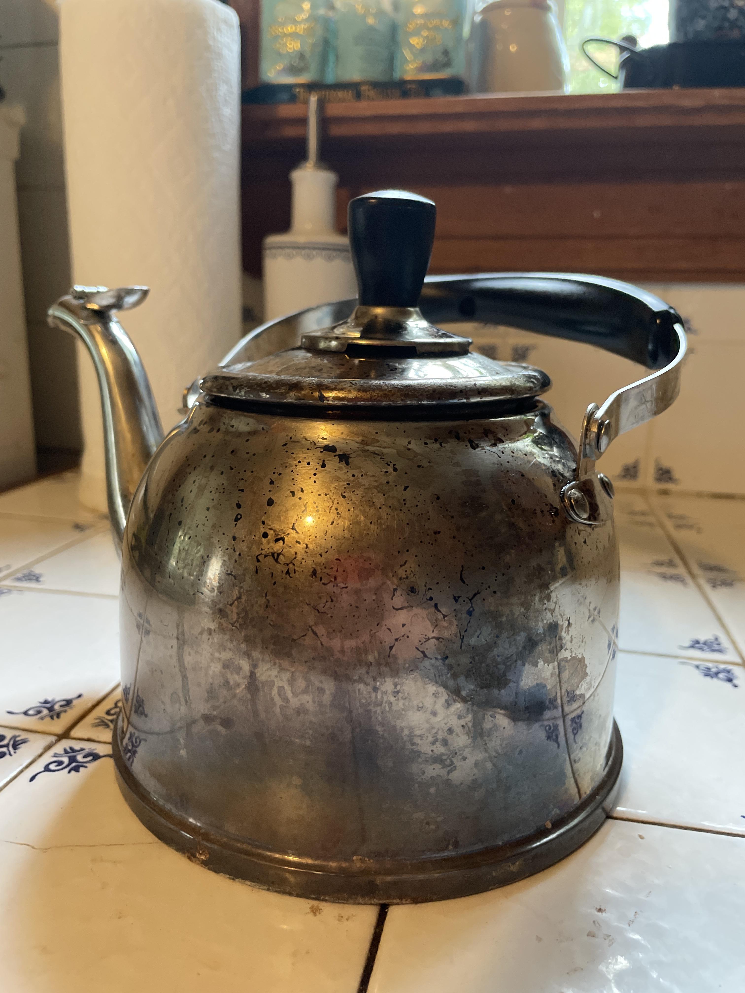 Need help finding this tea kettle. It’s my grandmas favorite but she