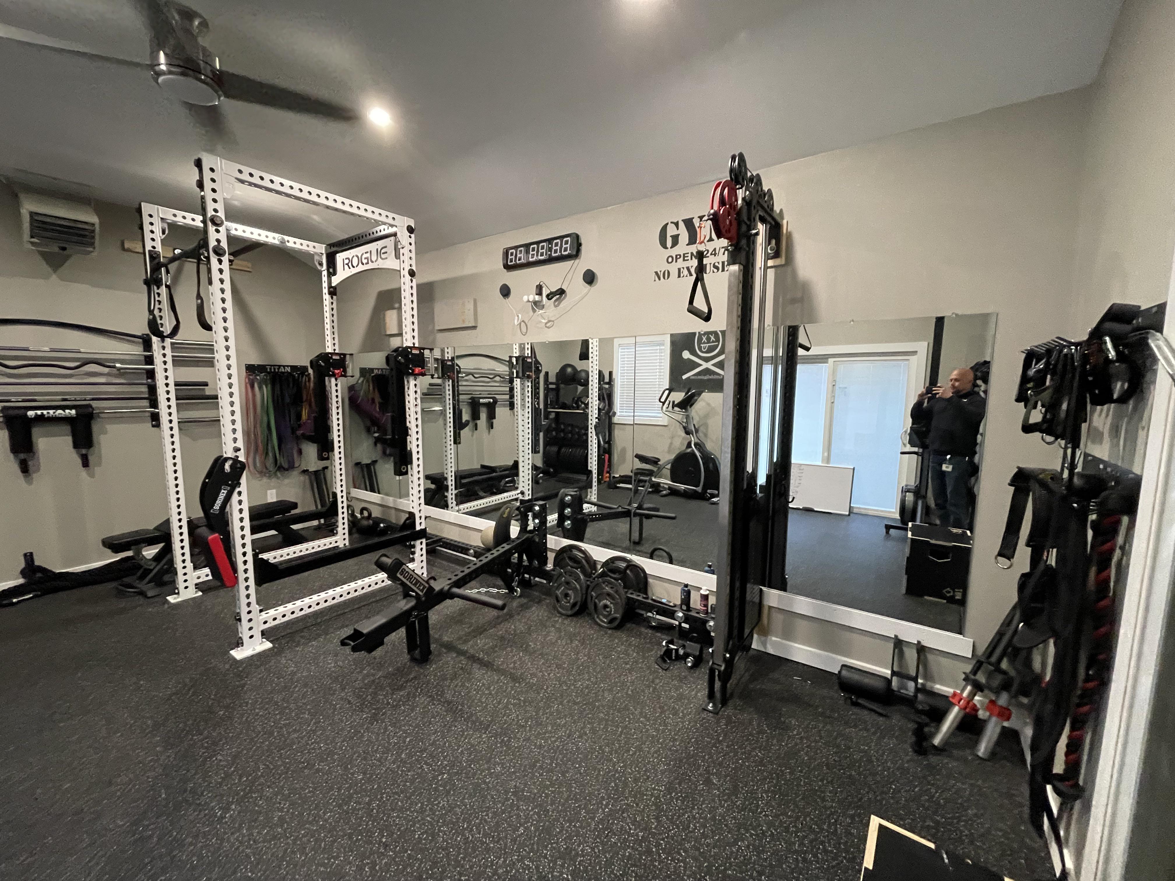 Unistrut squat rack. Gonna make most of lockdown ama homegym