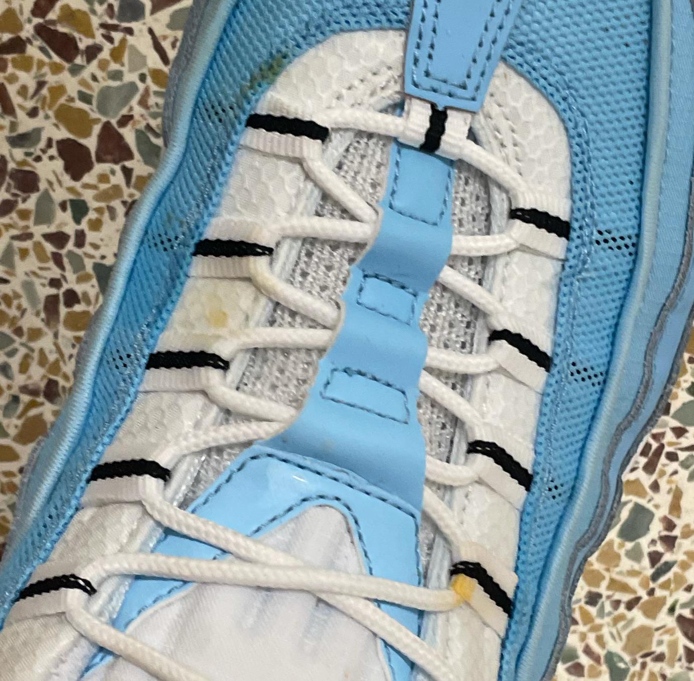 How to clean tomato sauce off of airmax 95? r/Sneakers