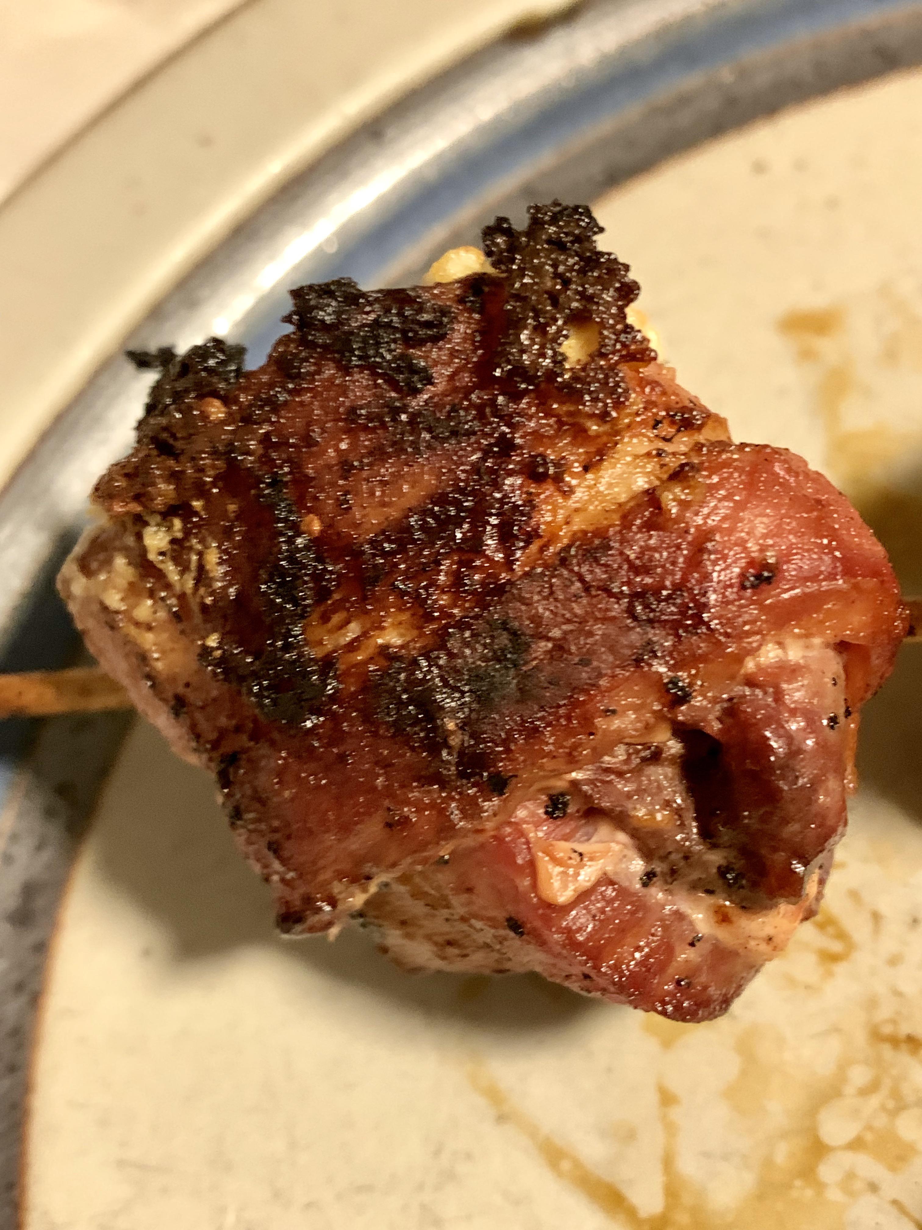 Grilled doves wrapped in bacon with cream cheese and jalapeno [Homemade
