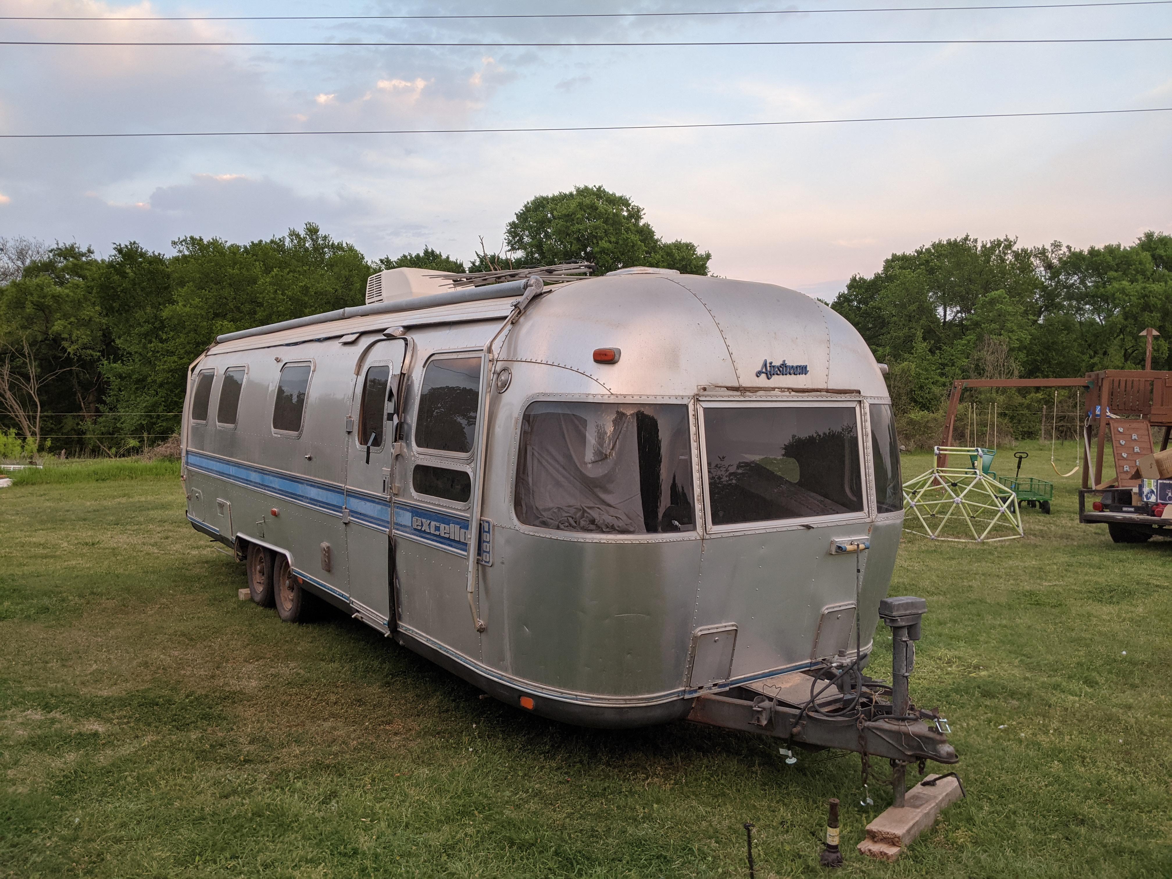 Land Yacht XL 390 One of the best built RVs I’ve seen. airstream