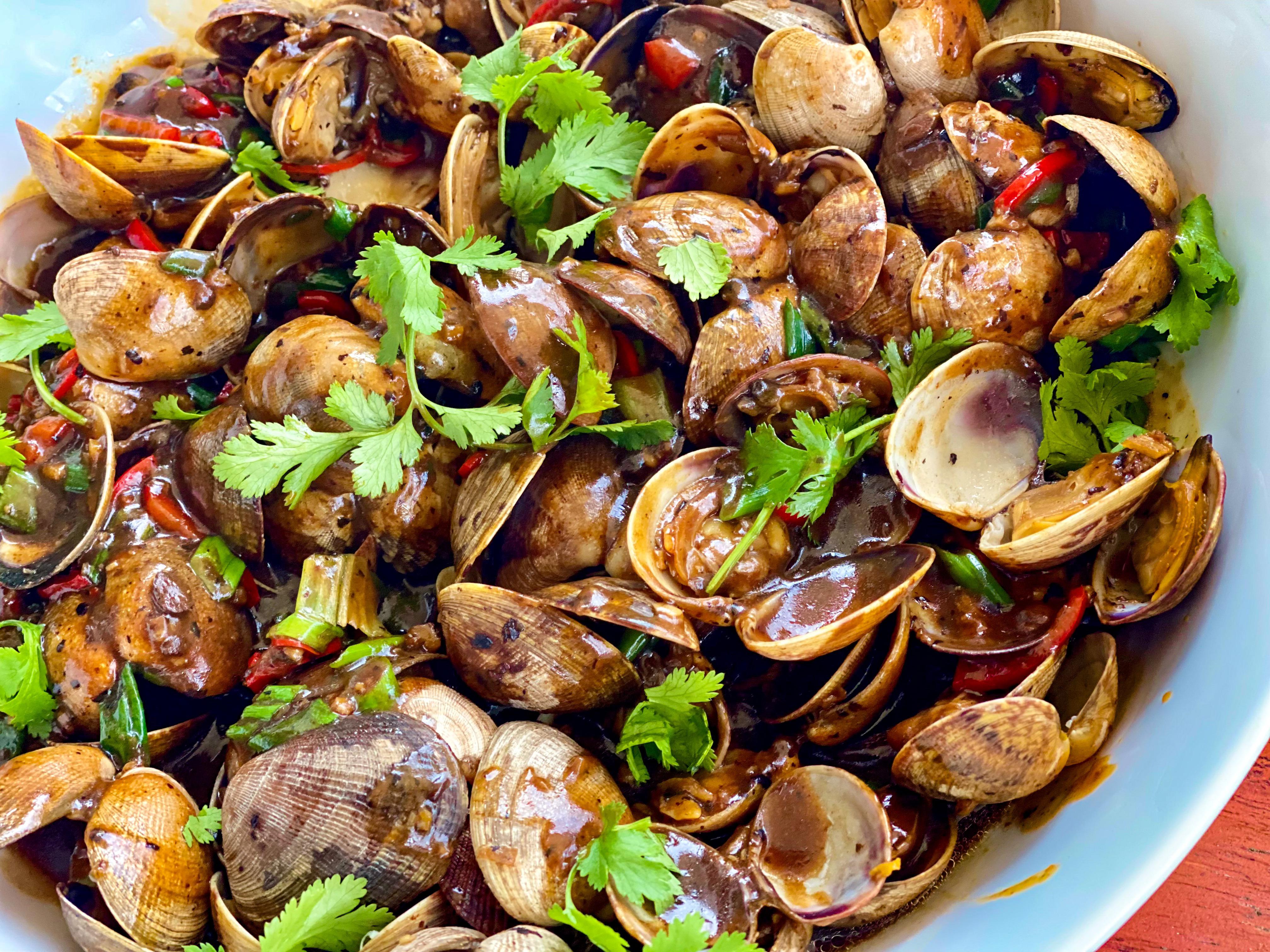 [homemade] Cantonese Style Clams in Black Bean Sauce r/FoodPorn