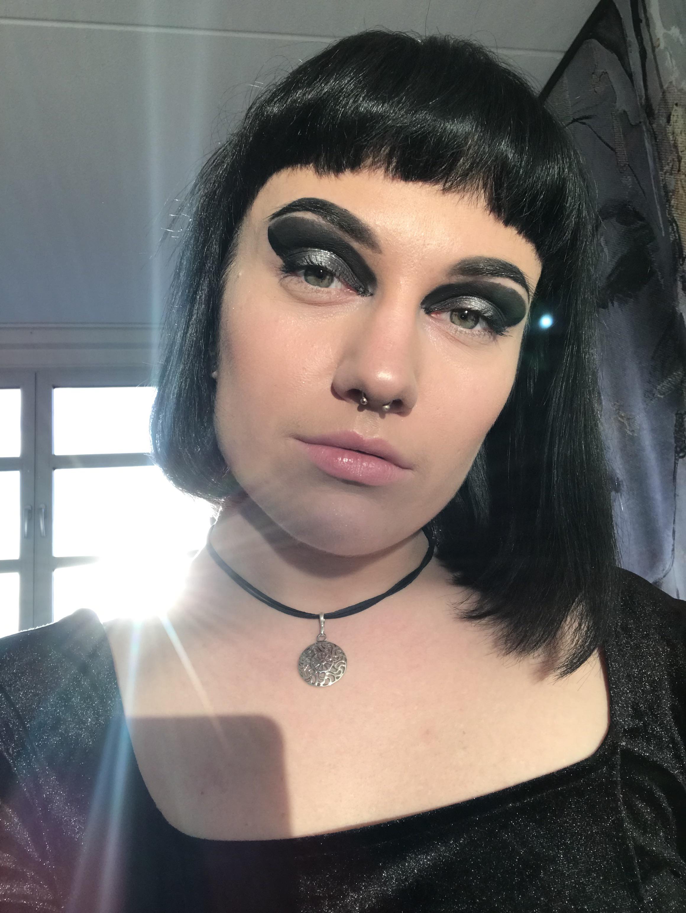 Black Out r/MakeupAddiction