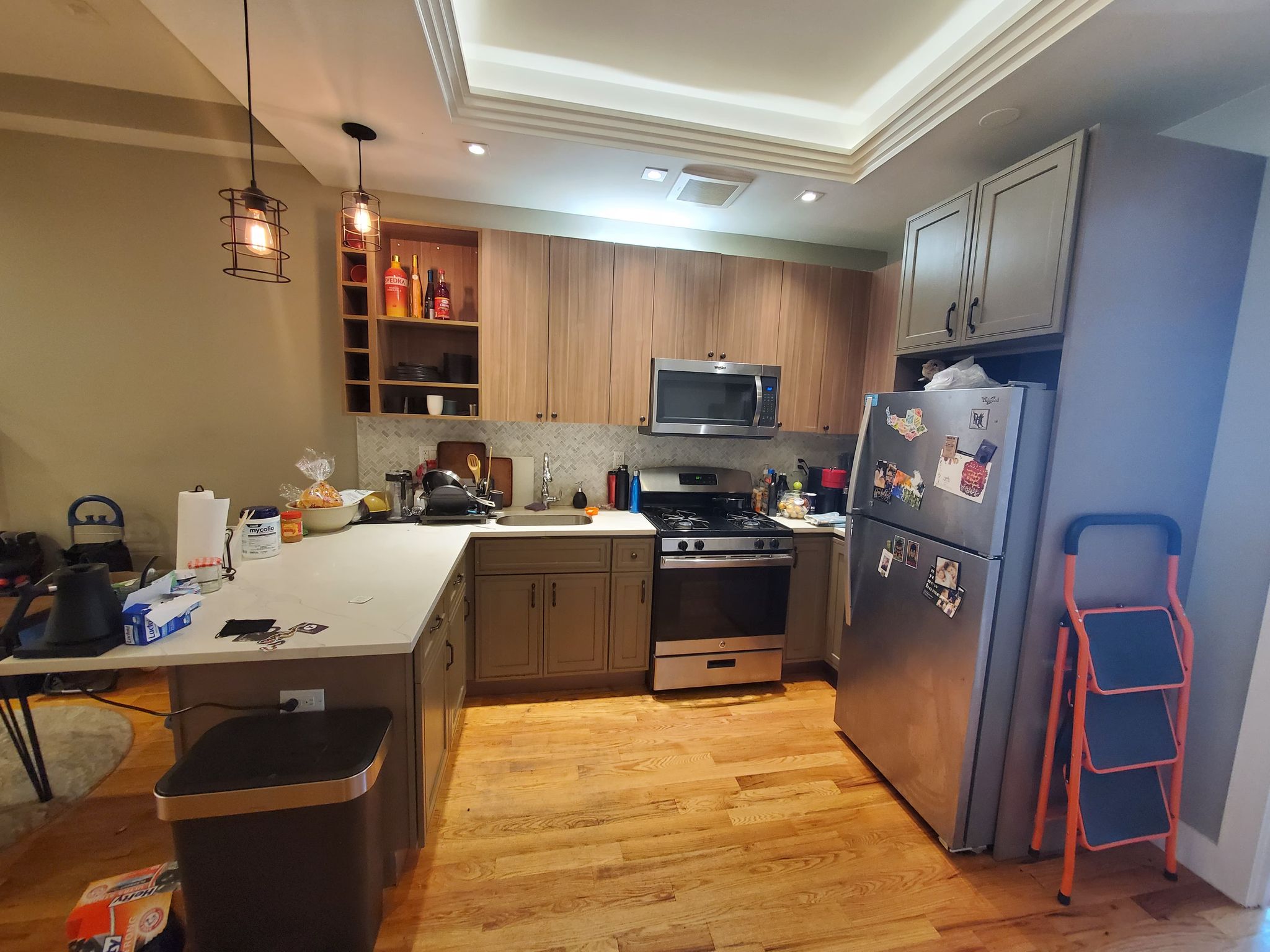 [looking for] roommate for Greenpoint apartment with roof access, 1050