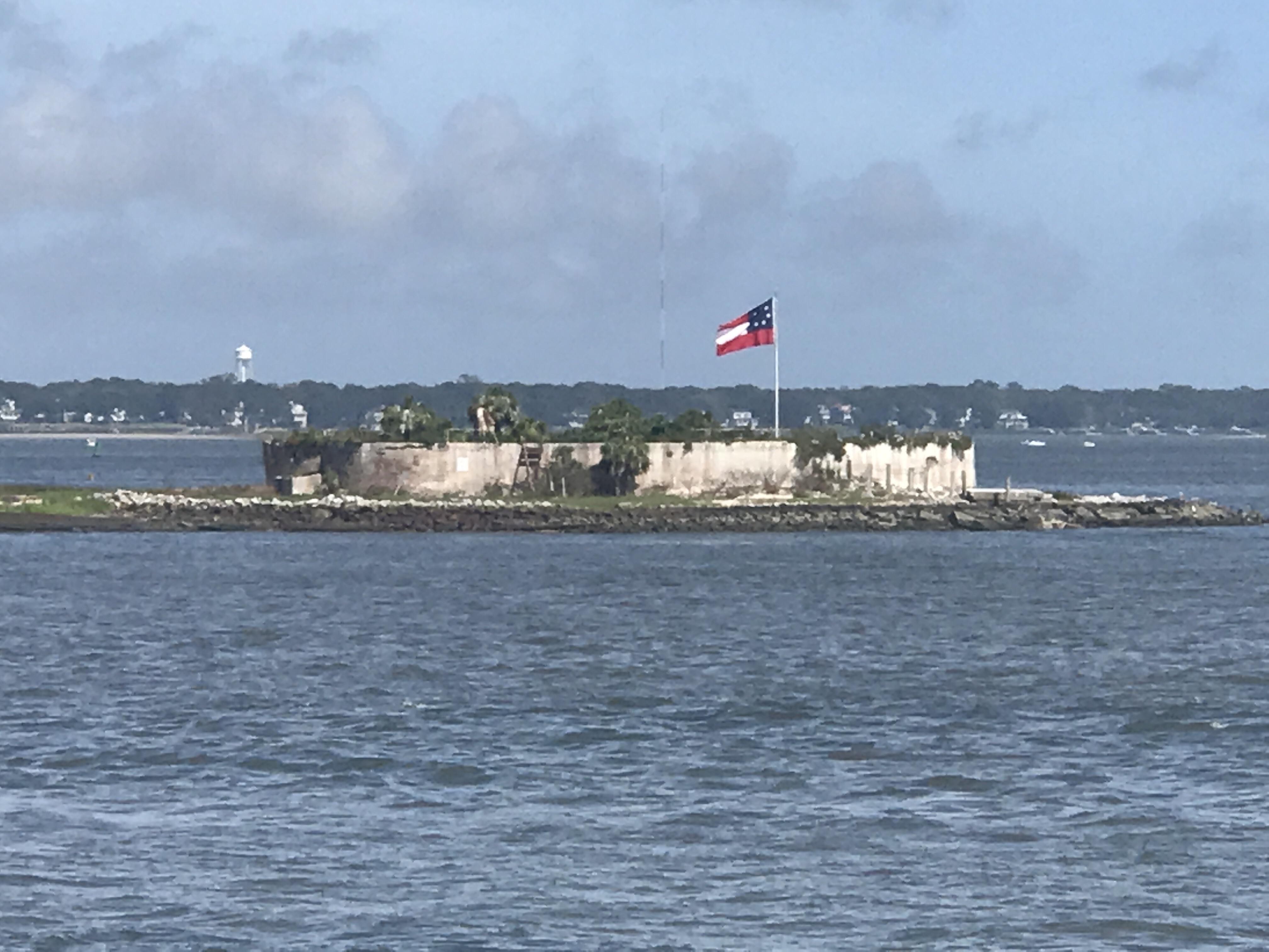 Flag at Fort Johnson, Charleston, SC r/vexillology