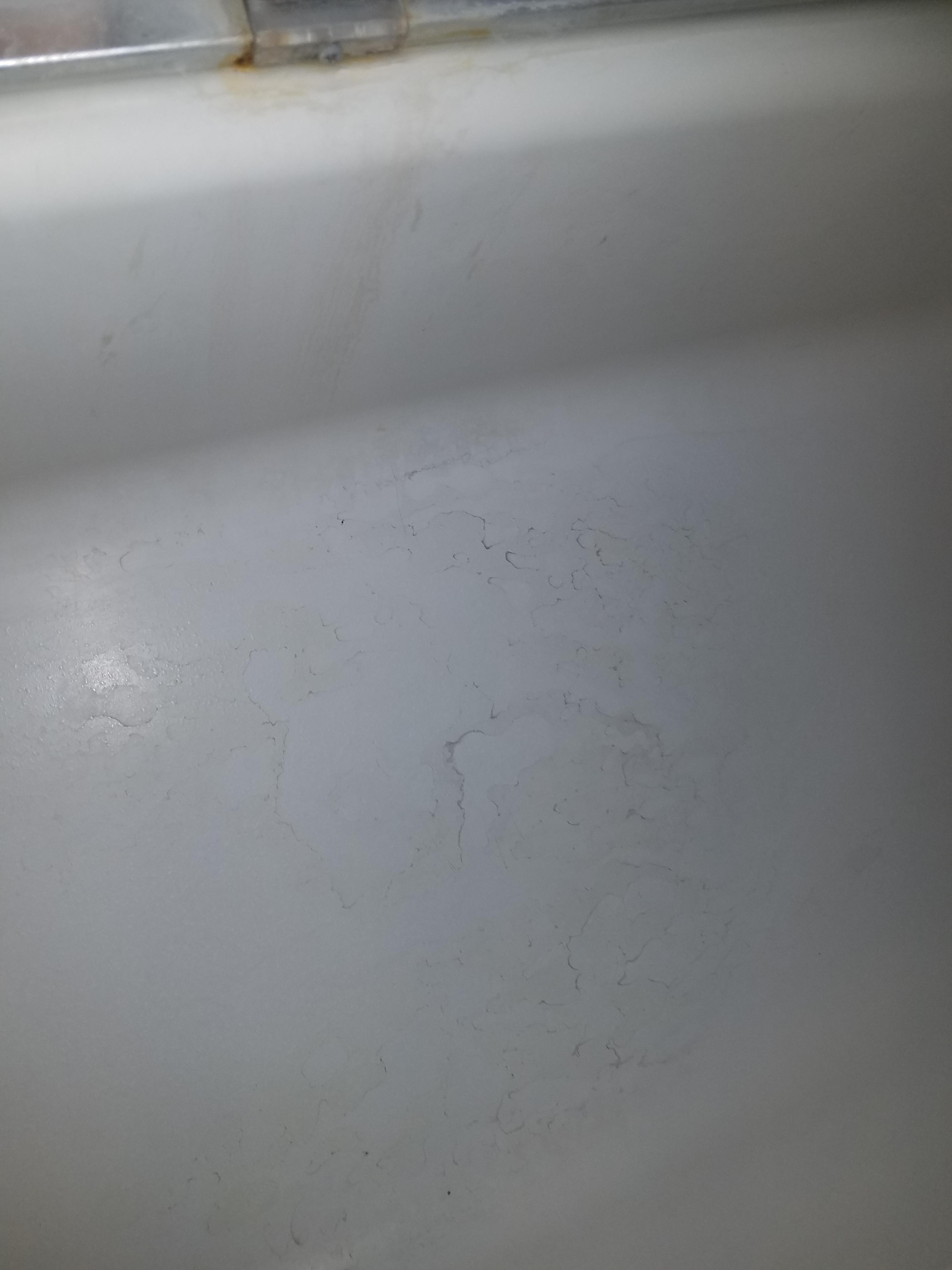 Grime on tub won't come off r/CleaningTips