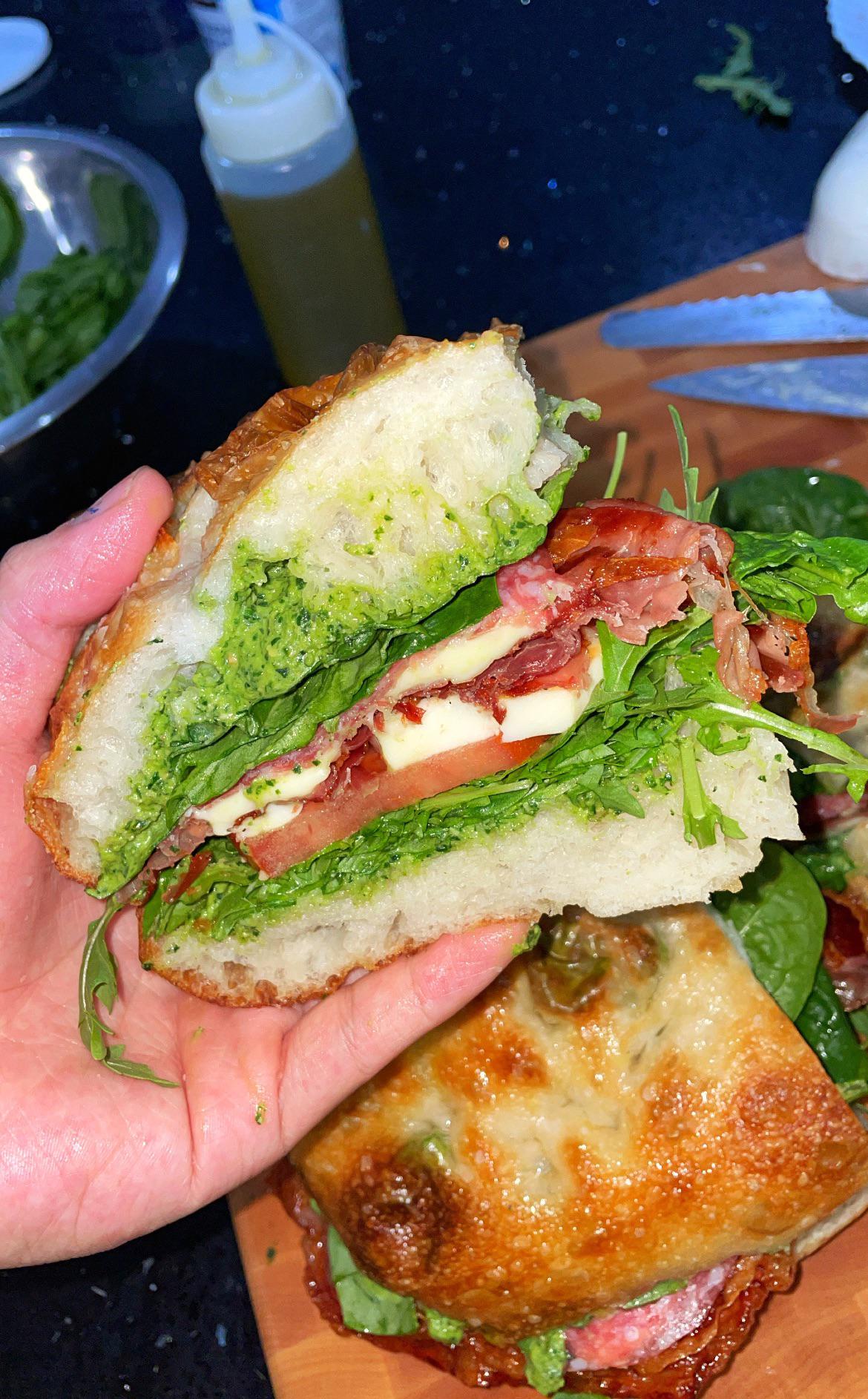 [Homemade] Focaccia sandwich w/ pesto, spinach, prosciutto, brie