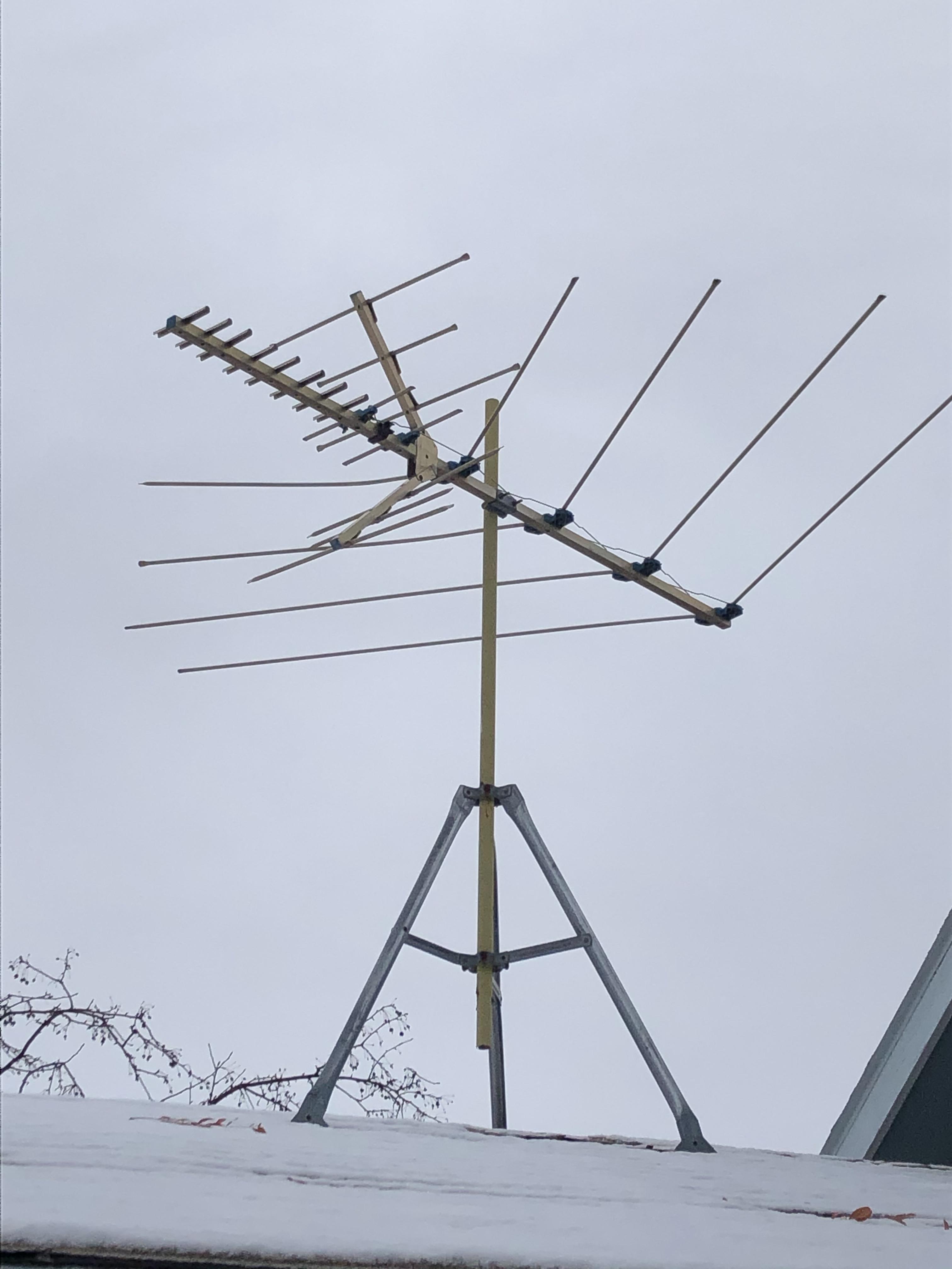 Will this older Antenna work? (for digital)Its missing the 2 wire to