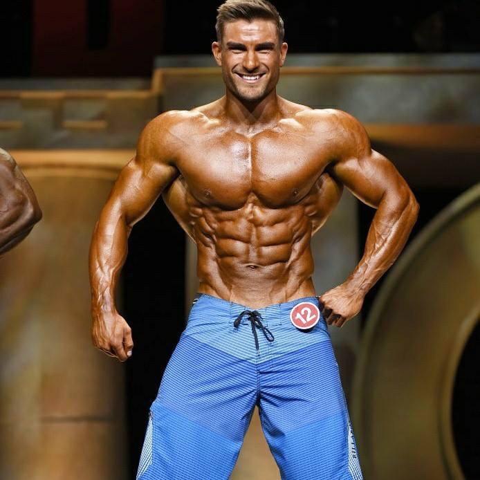 Ryan Terry takes the title for Men's physique at the Arnold 2017 r