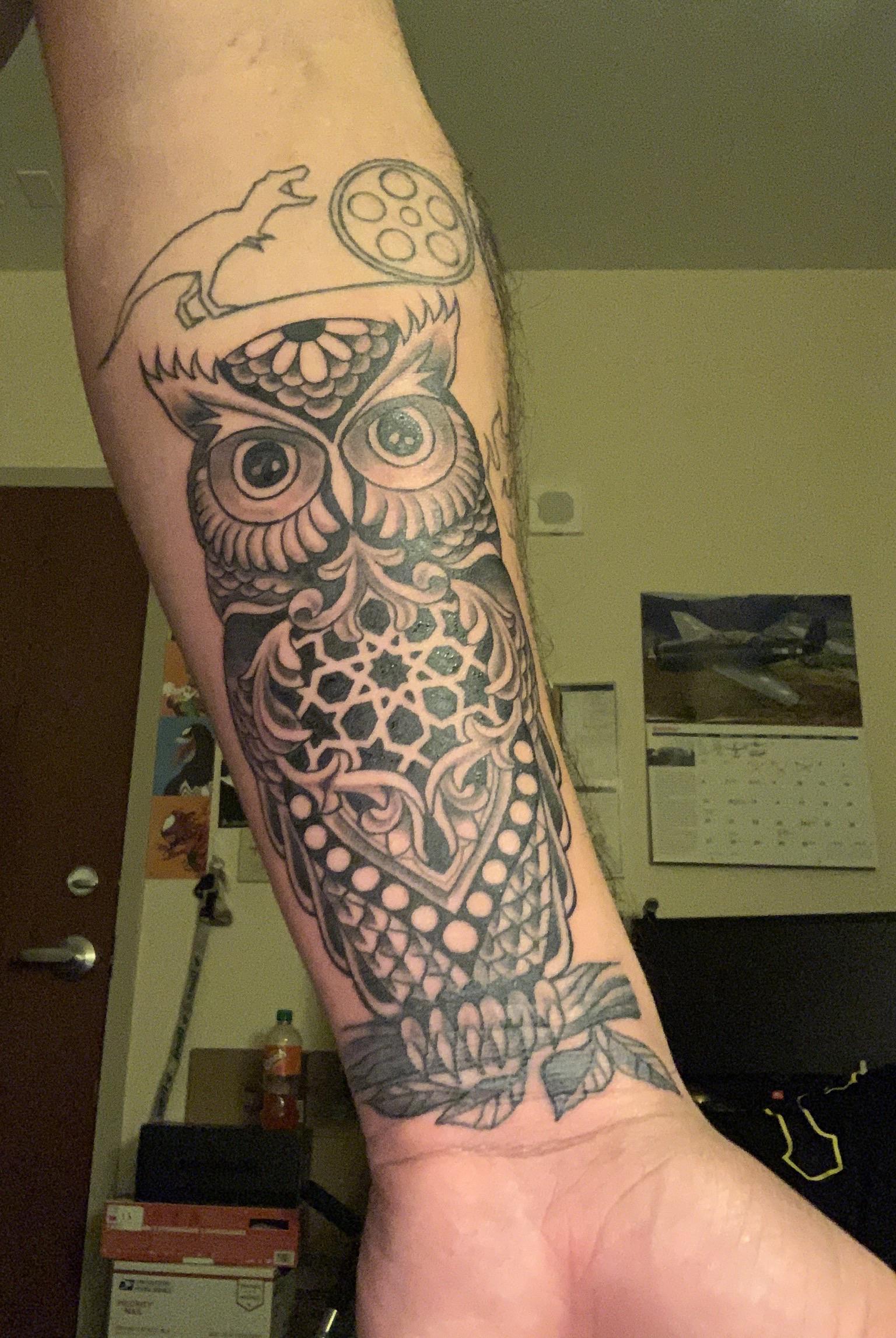 Owl cover up. Done by Rebecca Fiduccia At Body Graphics Tattoo/No Ka Oí