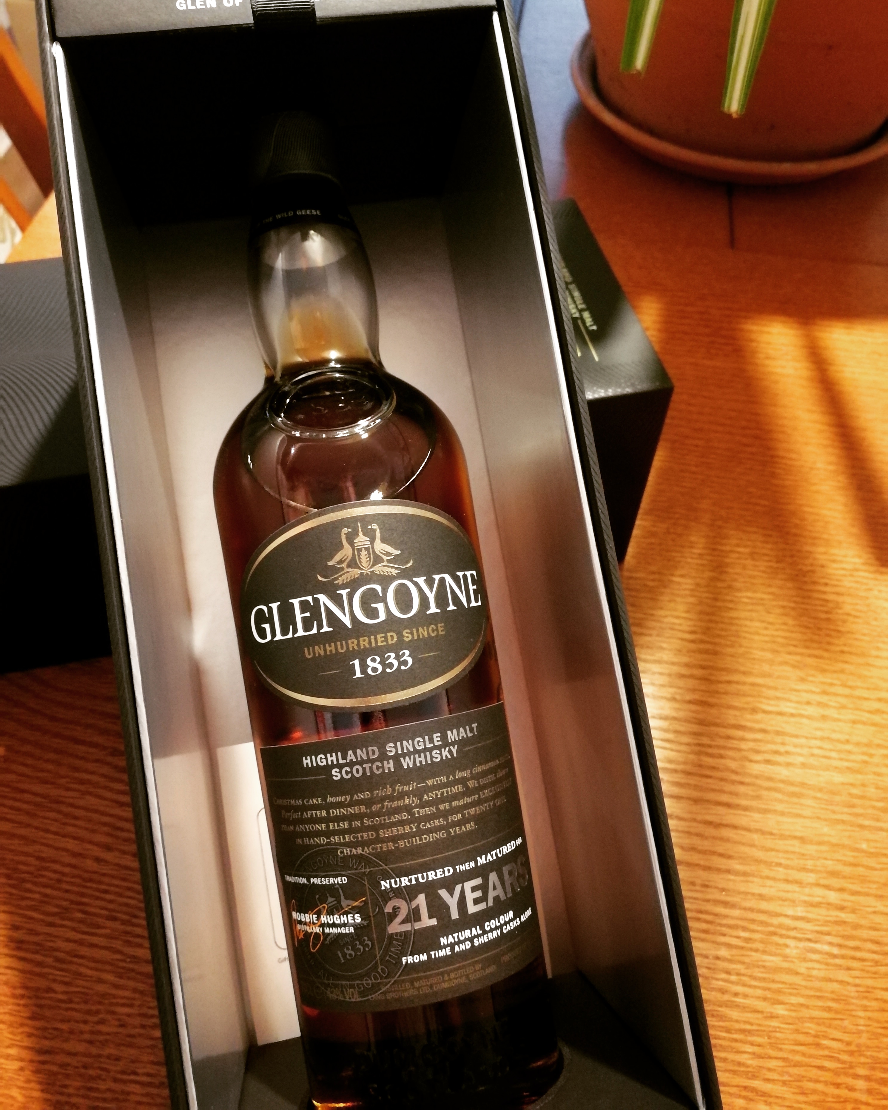 Anniversary gift. How should I preserve? Gas or decanters? Want to make