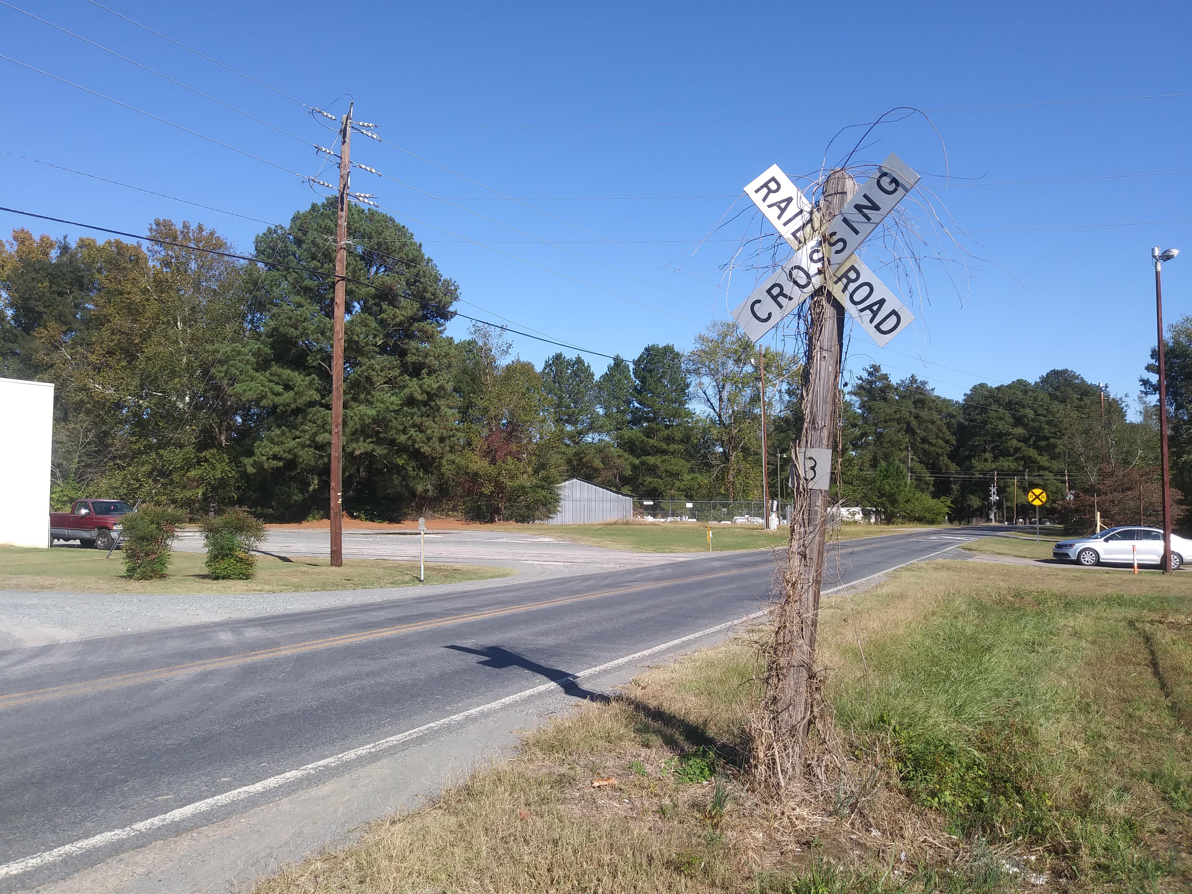 Old crossbuck on McNeill Road, Sanford, N.C. r/rustyrails