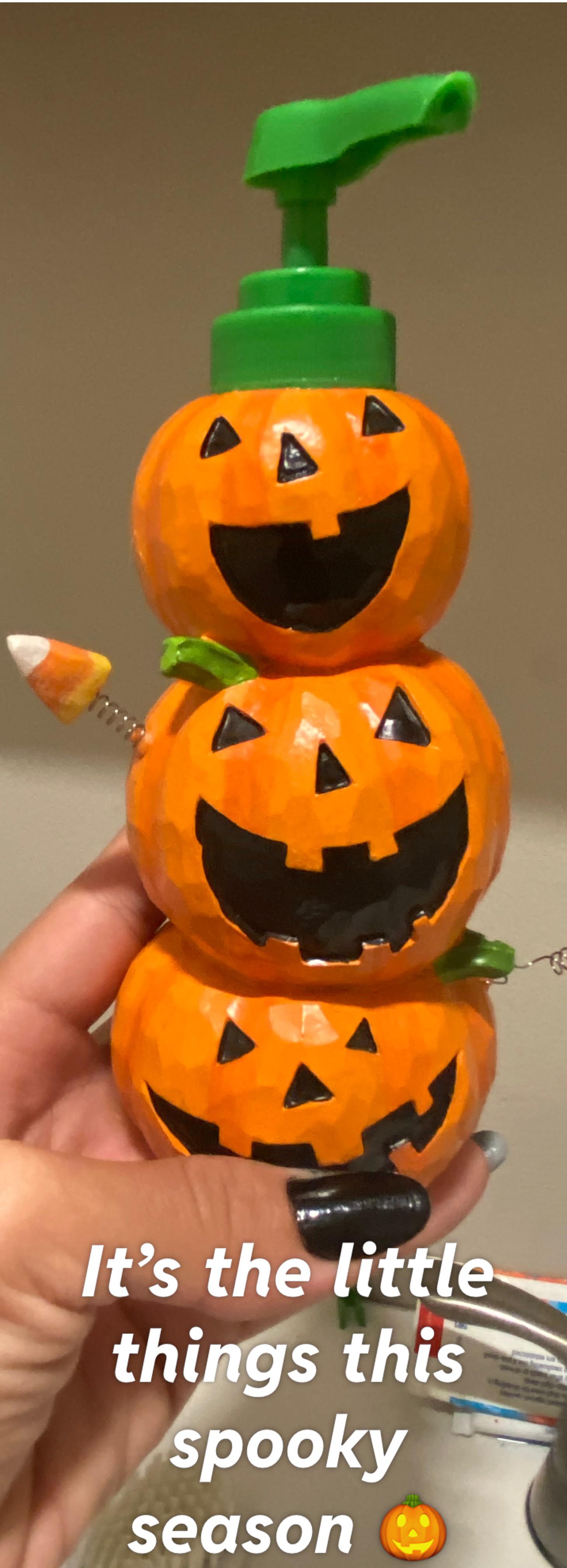 Bathroom pumpkins 🎃 r/halloween
