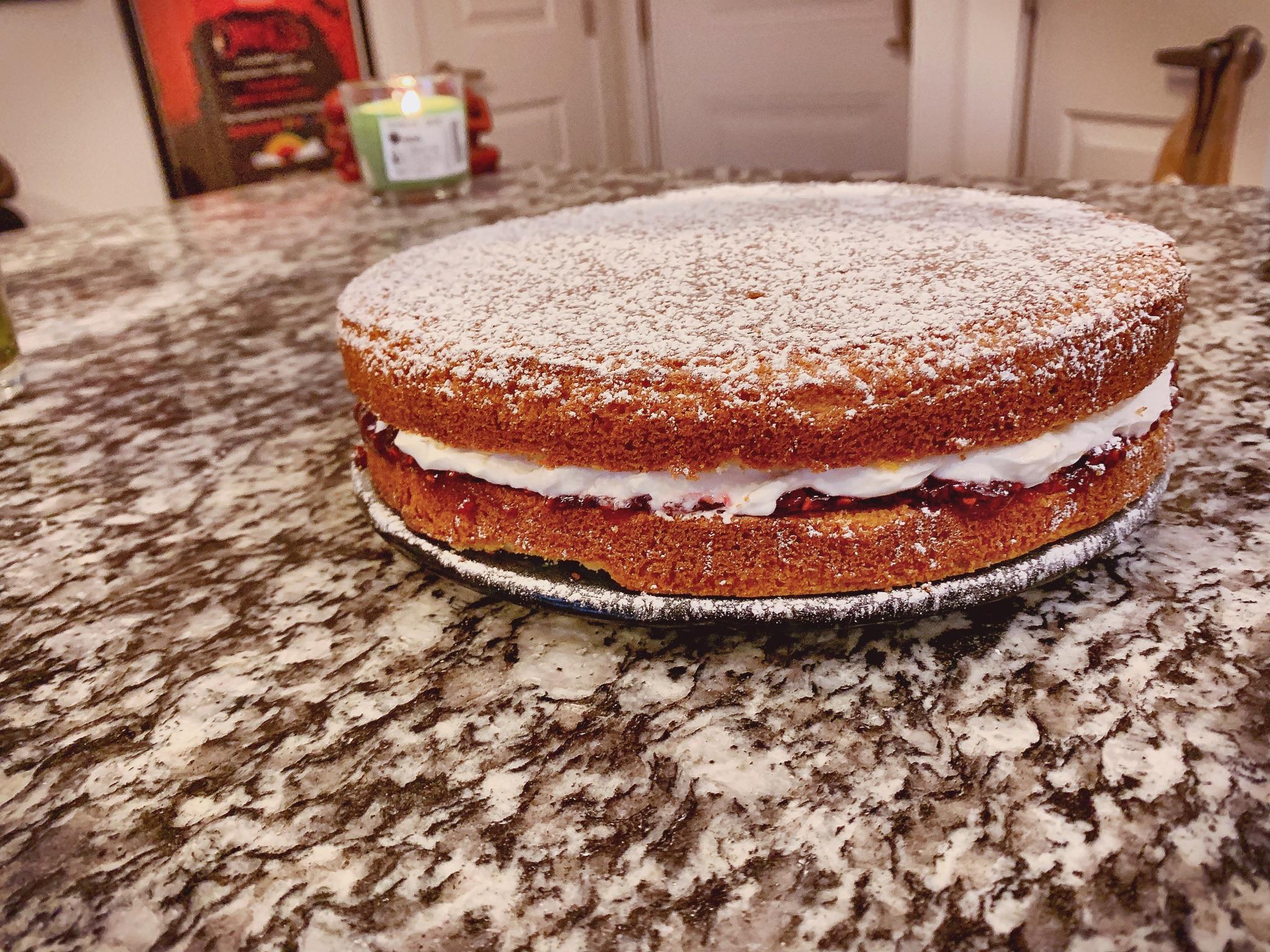 [homemade] basic Victoria sponge r/food