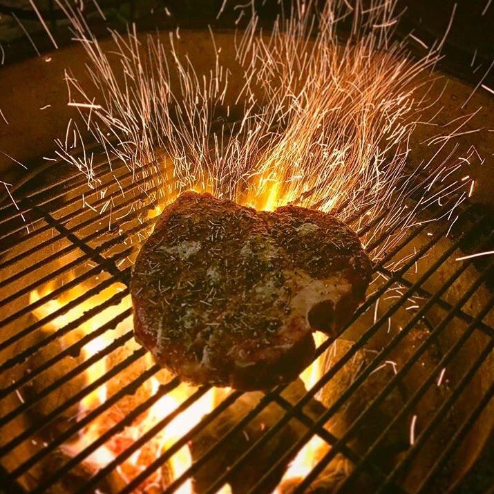 Reverse searing a porterhouse on my Big green egg r/steak