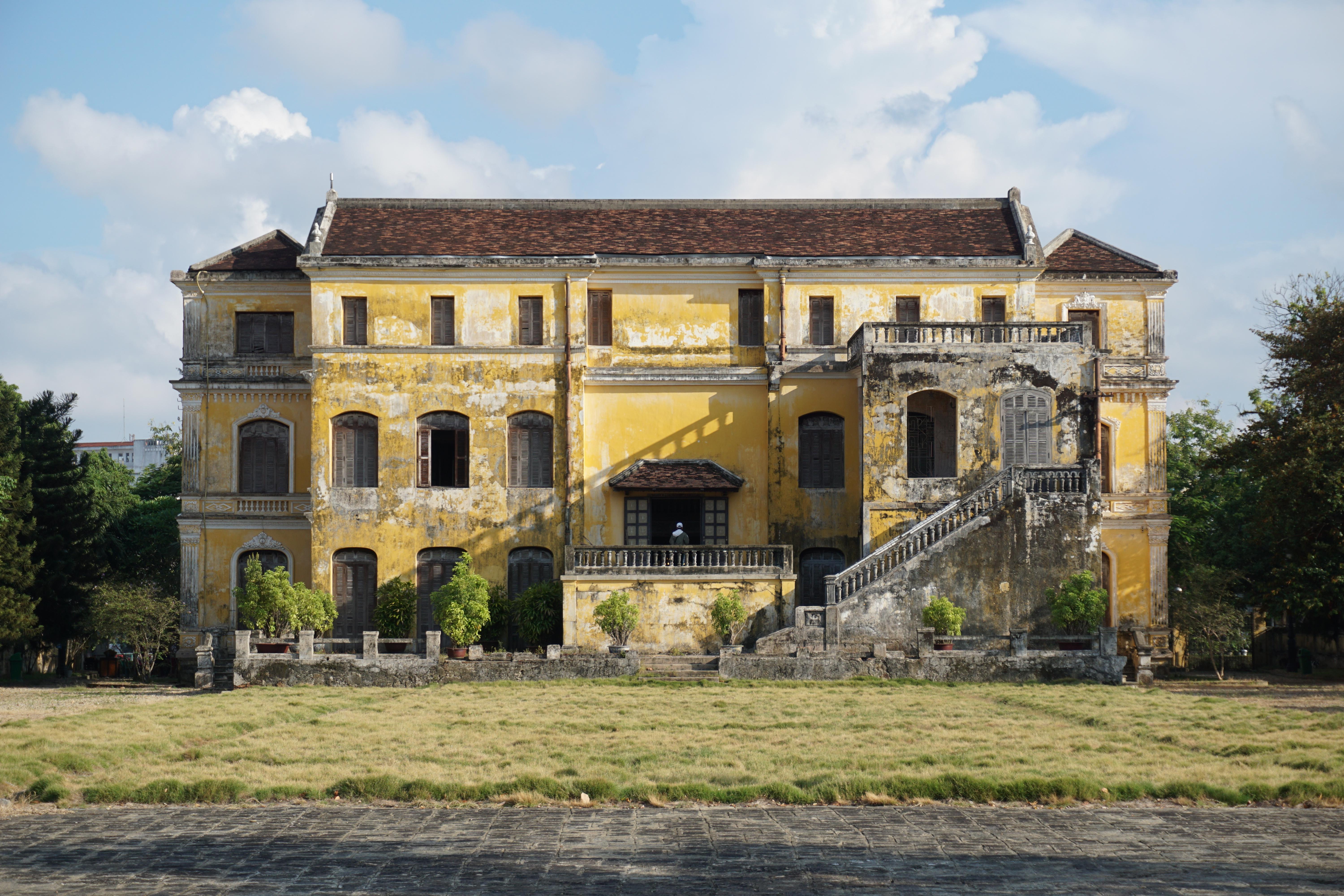 An old palace in Hue, Vietnam that I visited r/AccidentalWesAnderson