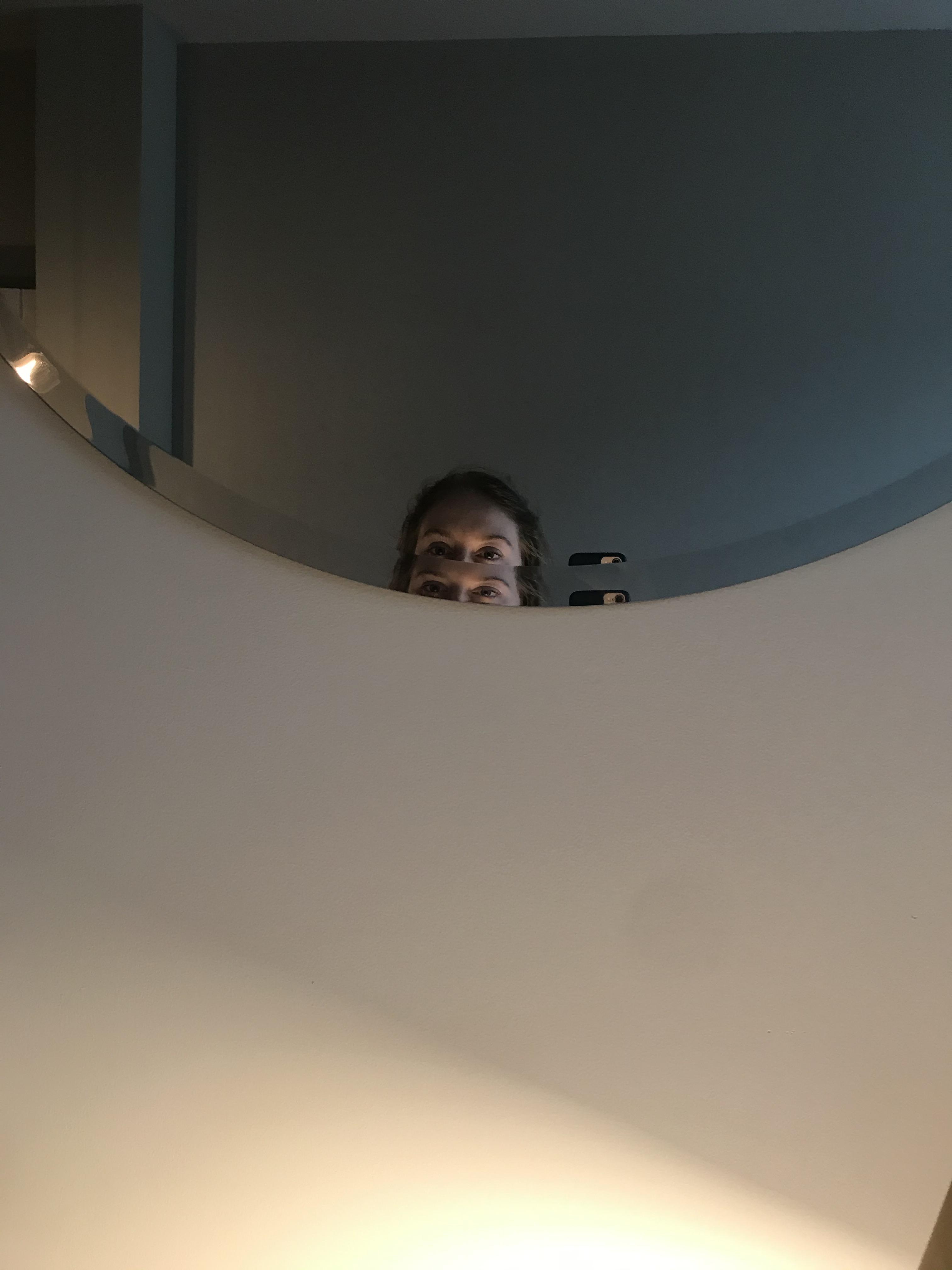 This mirror in my Airbnb r/mildlyinfuriating