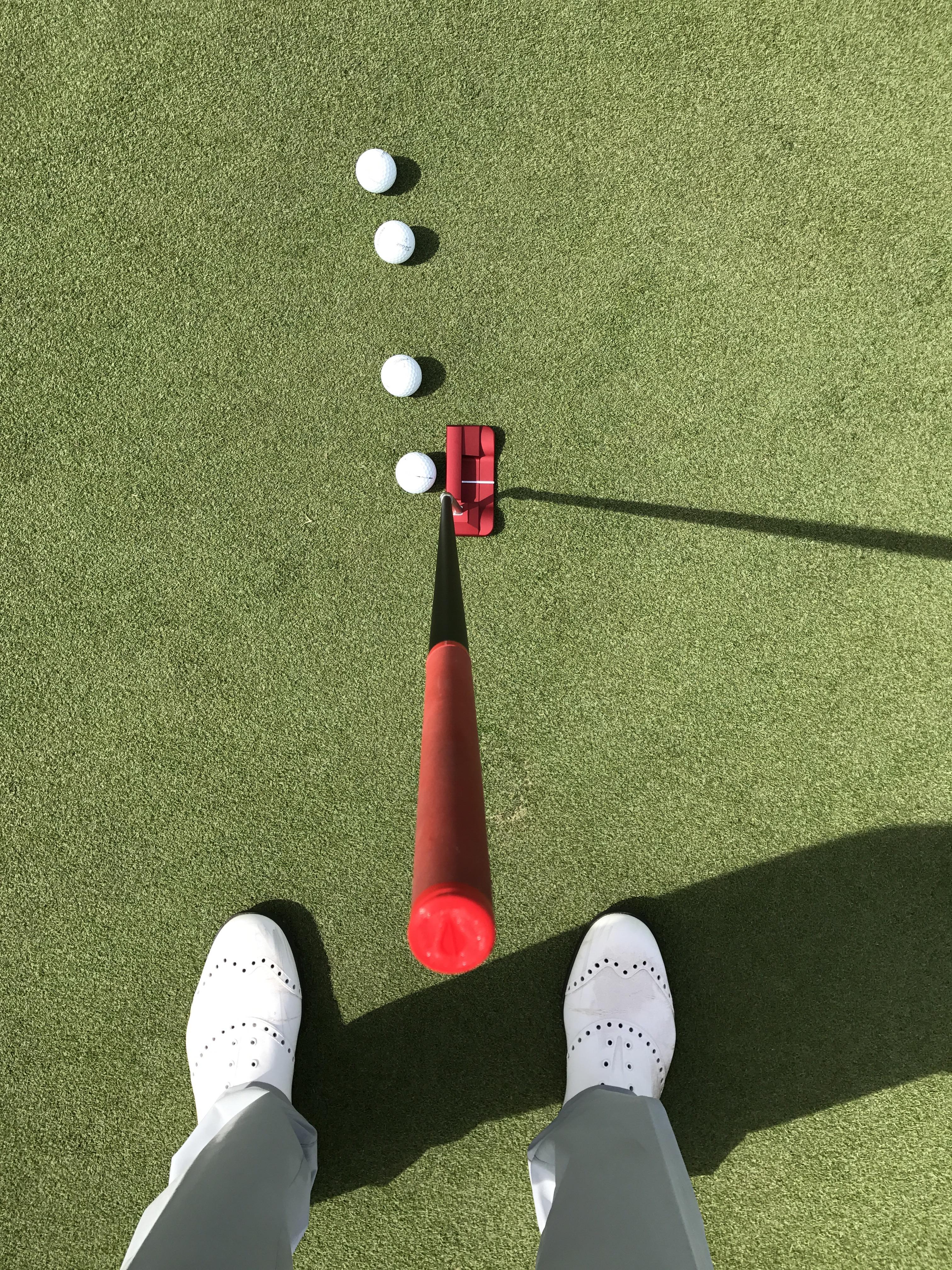 This putter that stands on its own r/golf