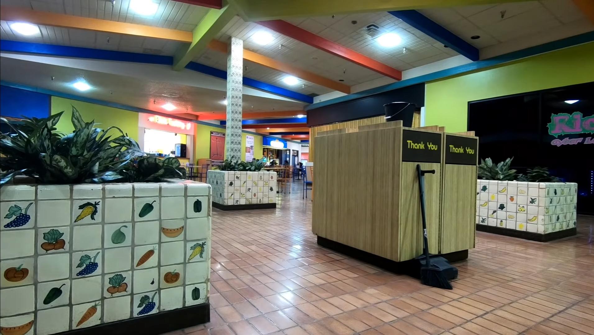 Rio West Mall Food Court Gallup, NM r/deadmalls