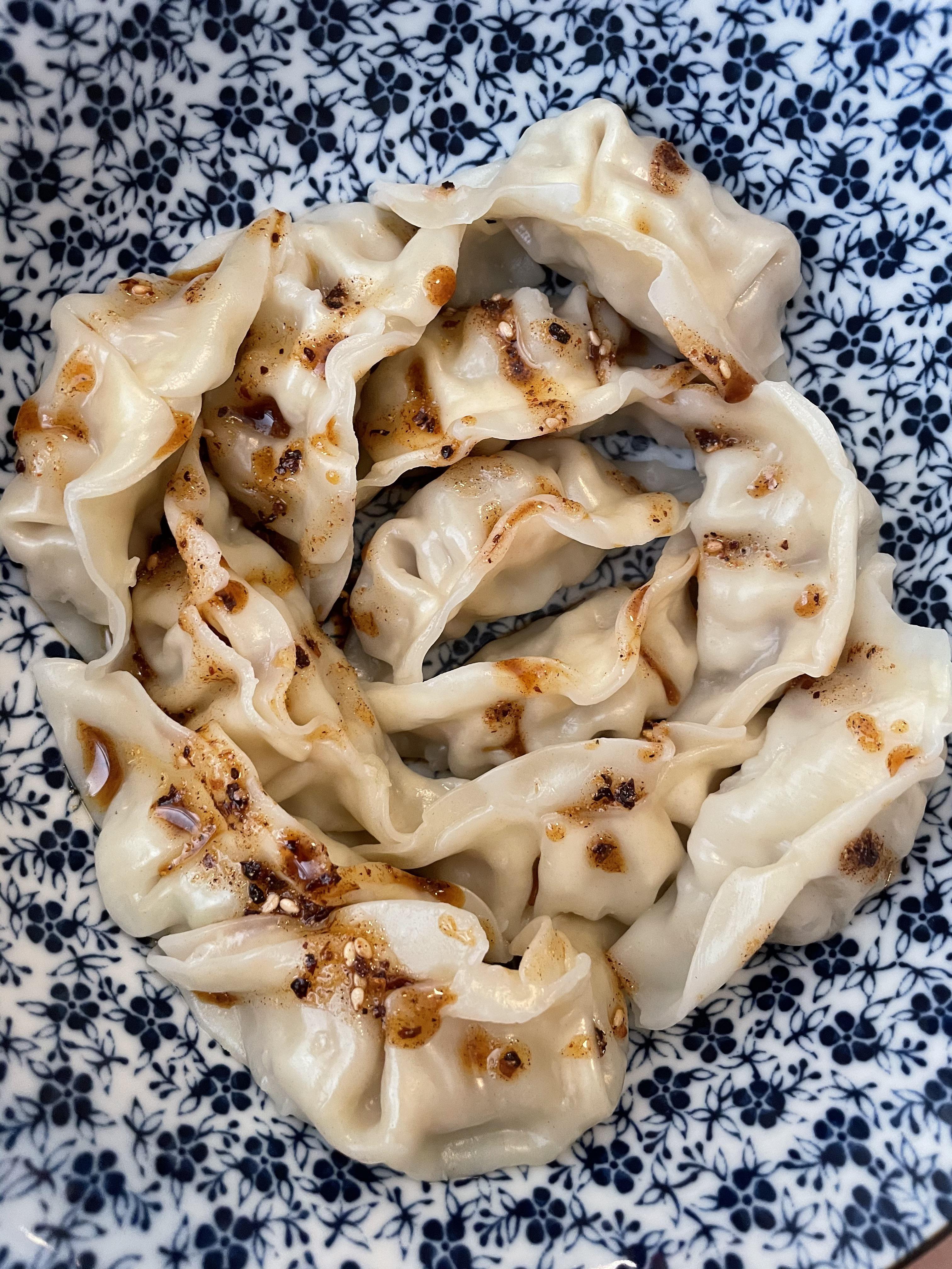 Steamed dumplings in chili oil r/15minutefood