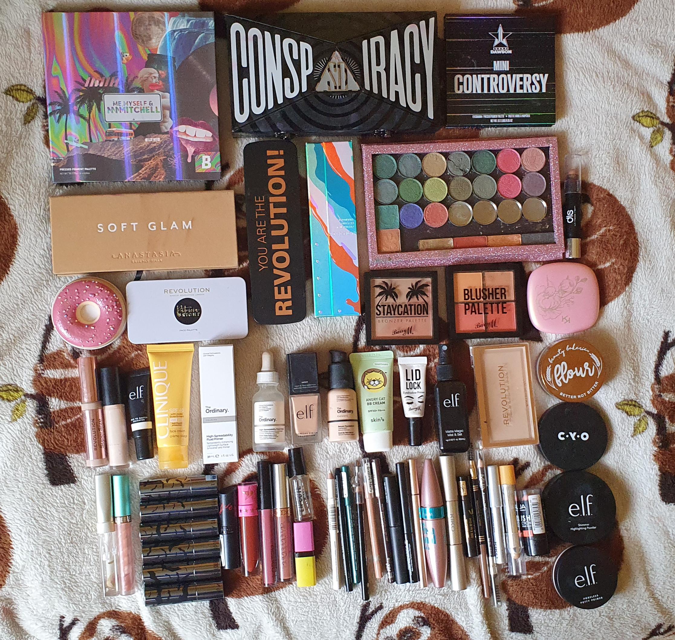 My Entire Makeup Collection r/makeupflatlays