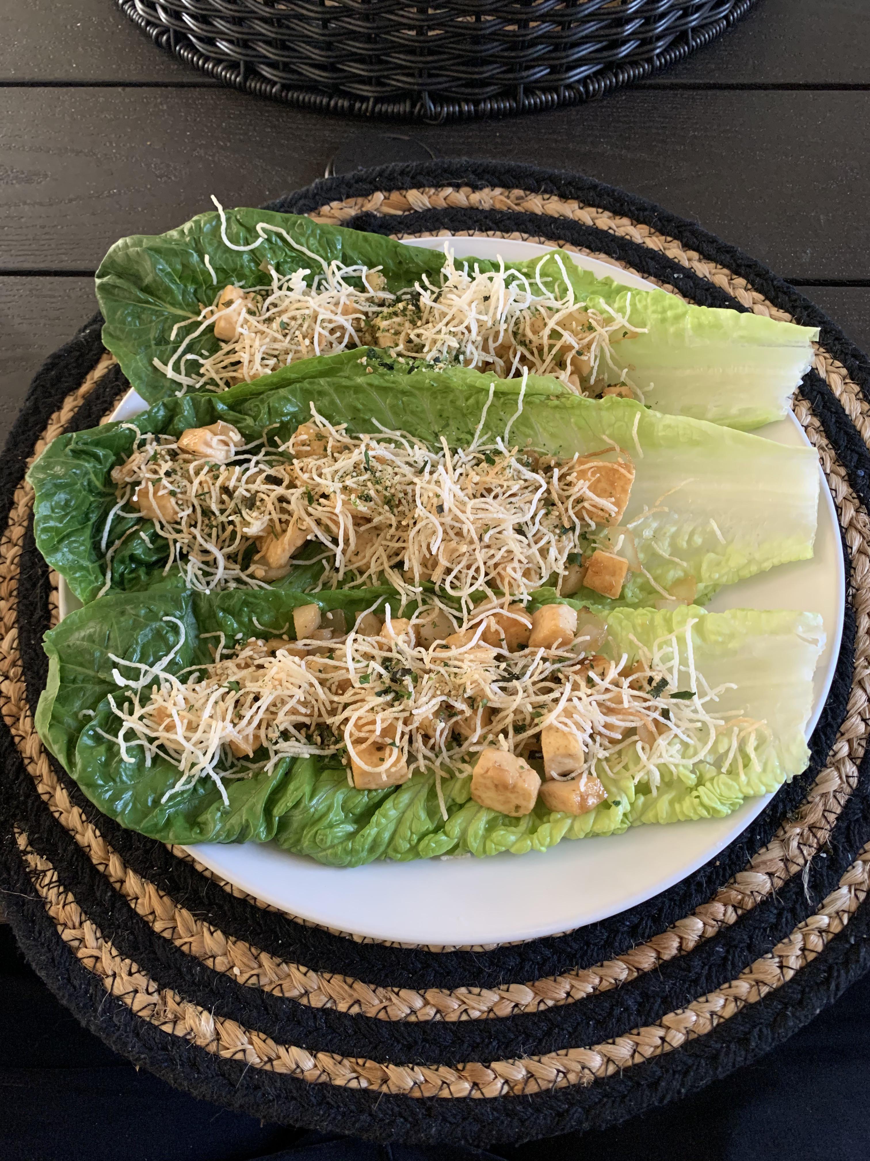 Tofu Lettuce Wraps with Garlic, Onion, Water Chestnuts & Ginger r