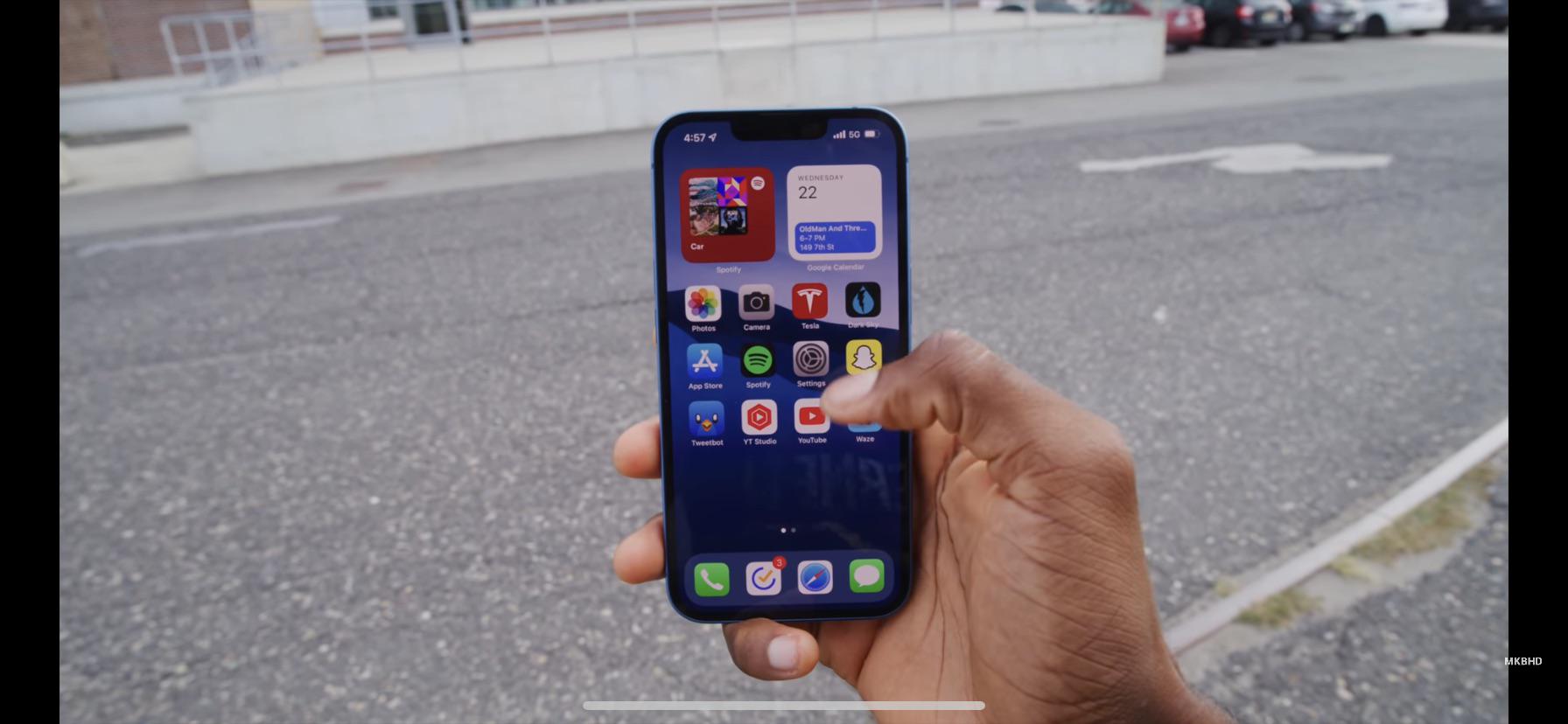 Searching for this MKBHD wallpaper.(It’s from the iPhone 13 review