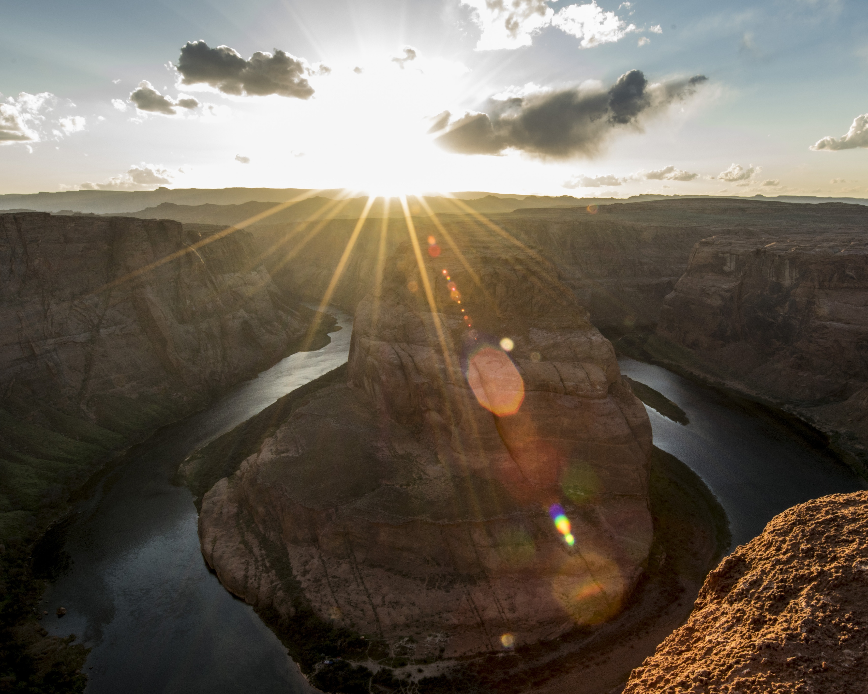 Sunset at Horseshoe Bend [OC][3414x2731] r/EarthPorn