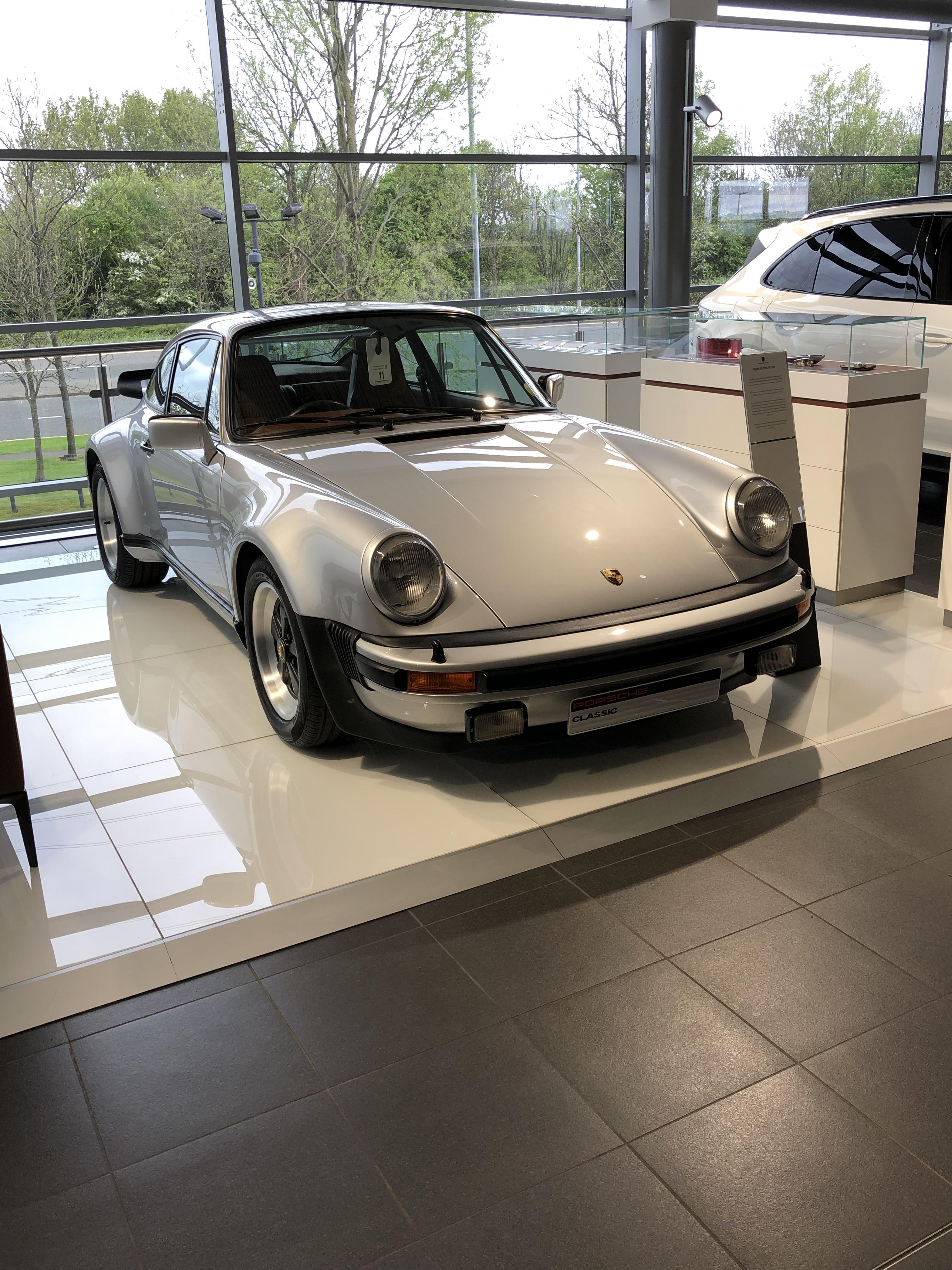 Went to the Porsche dealership today and found this beauty r/Porsche