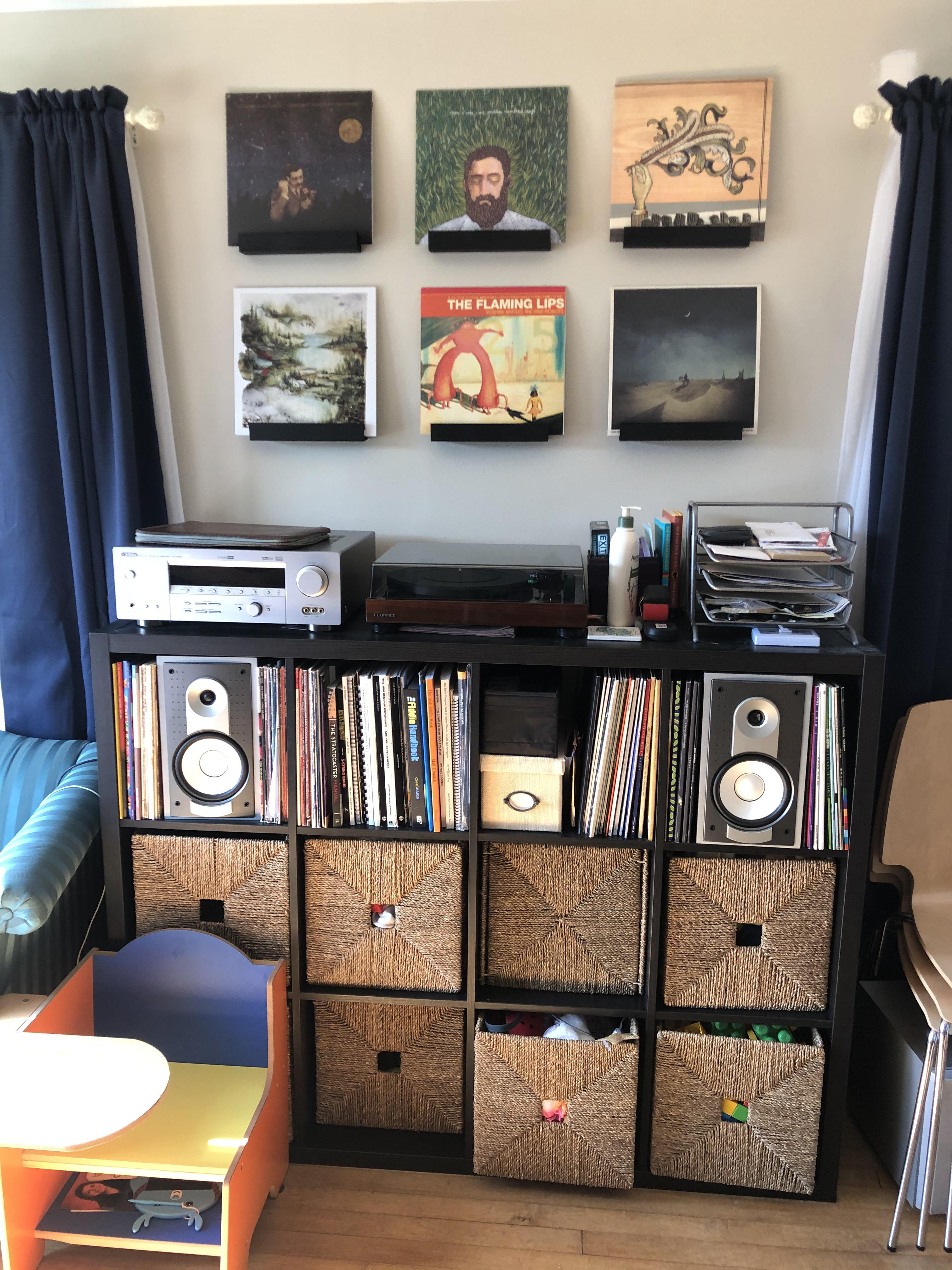 1st indoor project Vinyl record display shelves r/BeginnerWoodWorking