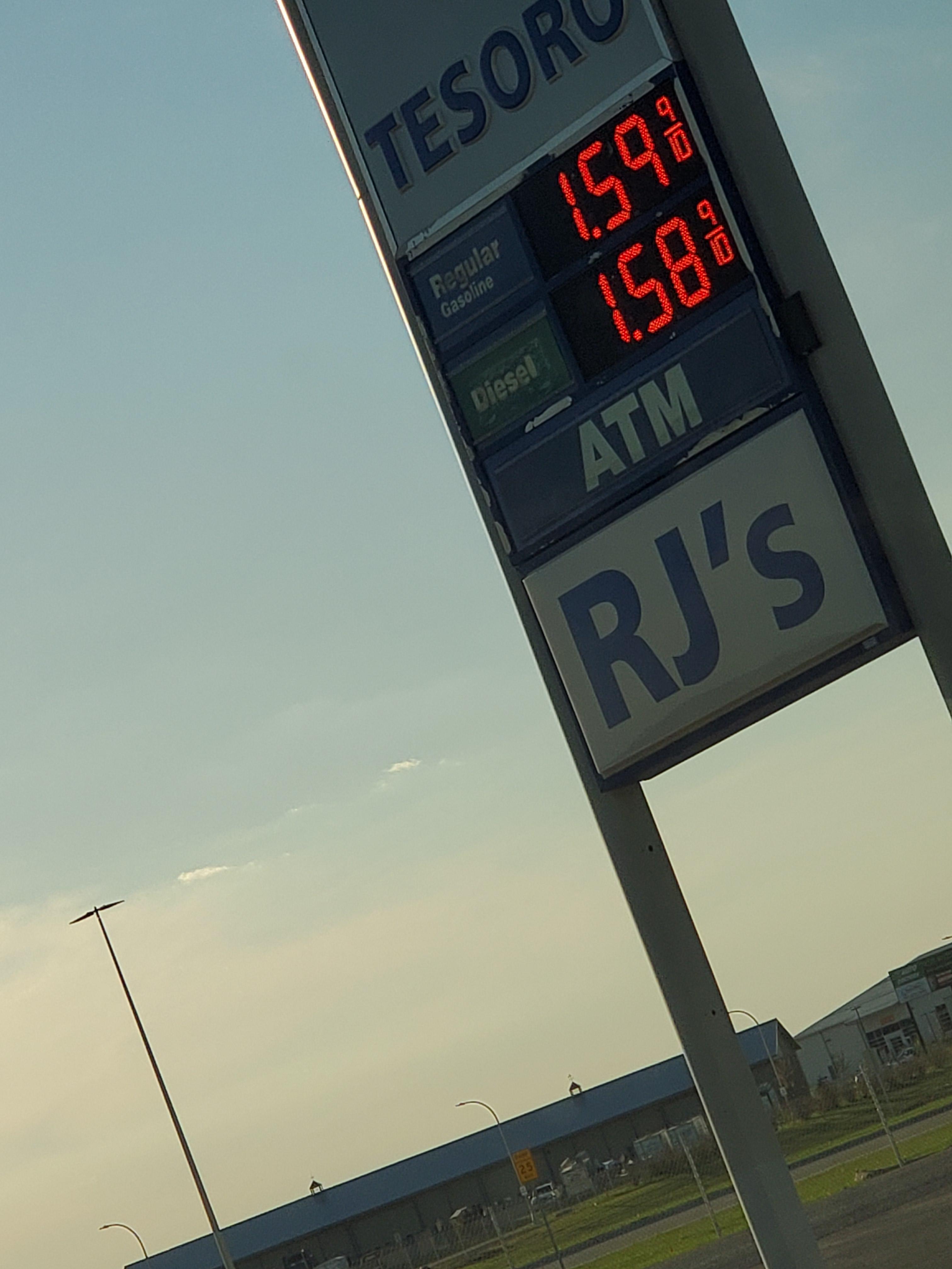 Wow. Never thought I'd see diesel cheaper than gas r/Diesel