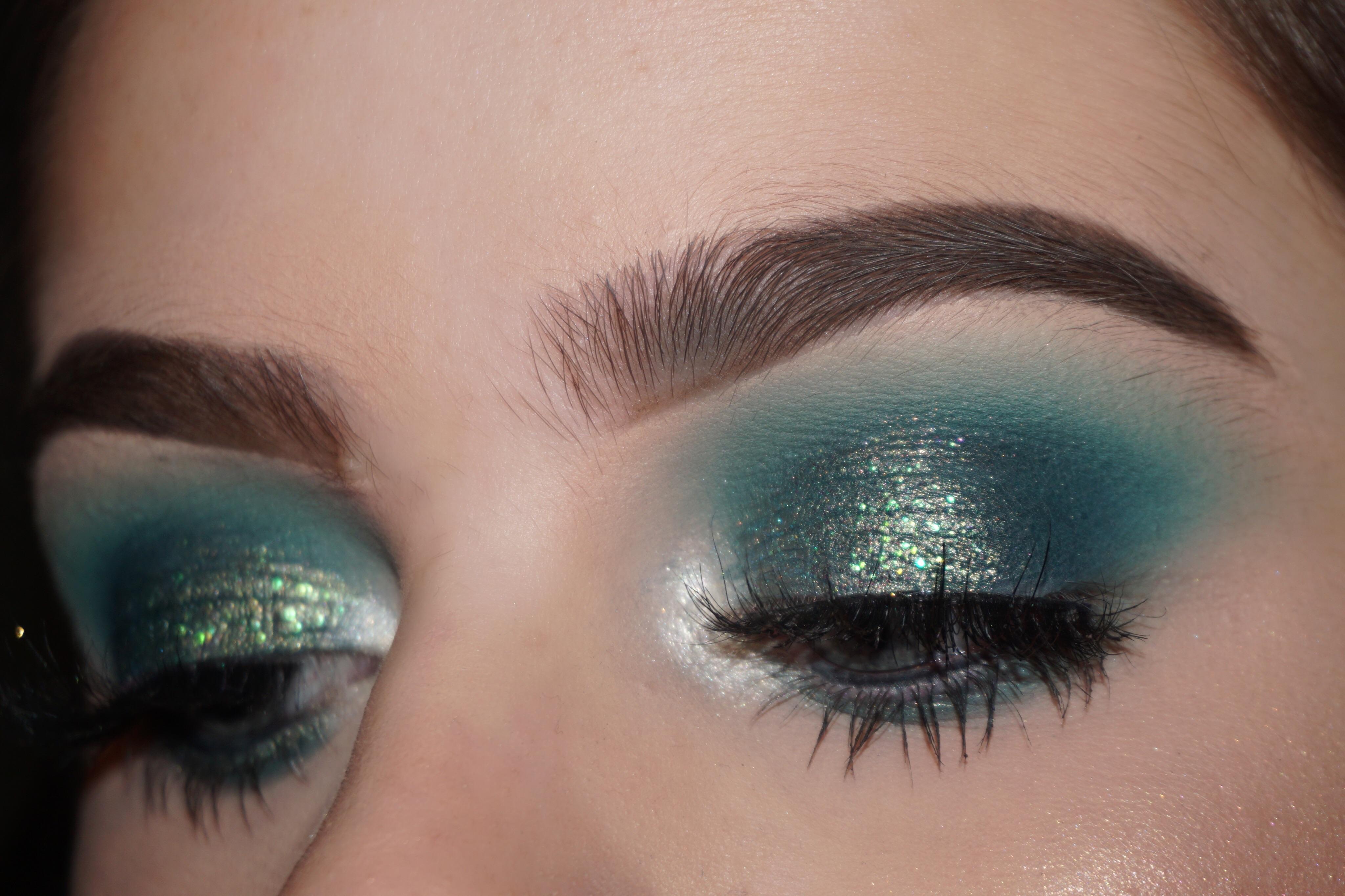 Green smokey eye 🦎 r/MakeupAddiction