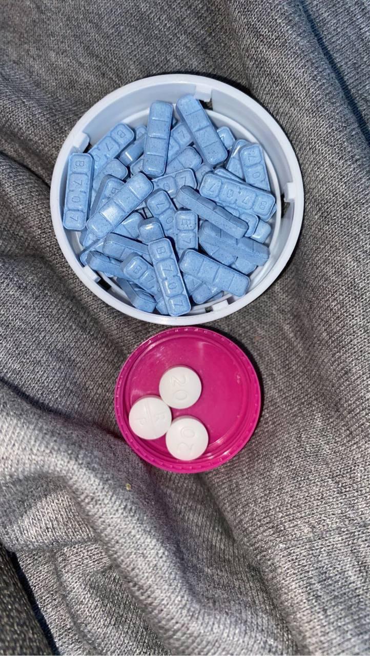 Mom just threw me my vitamins😅 r/drugsarebeautiful