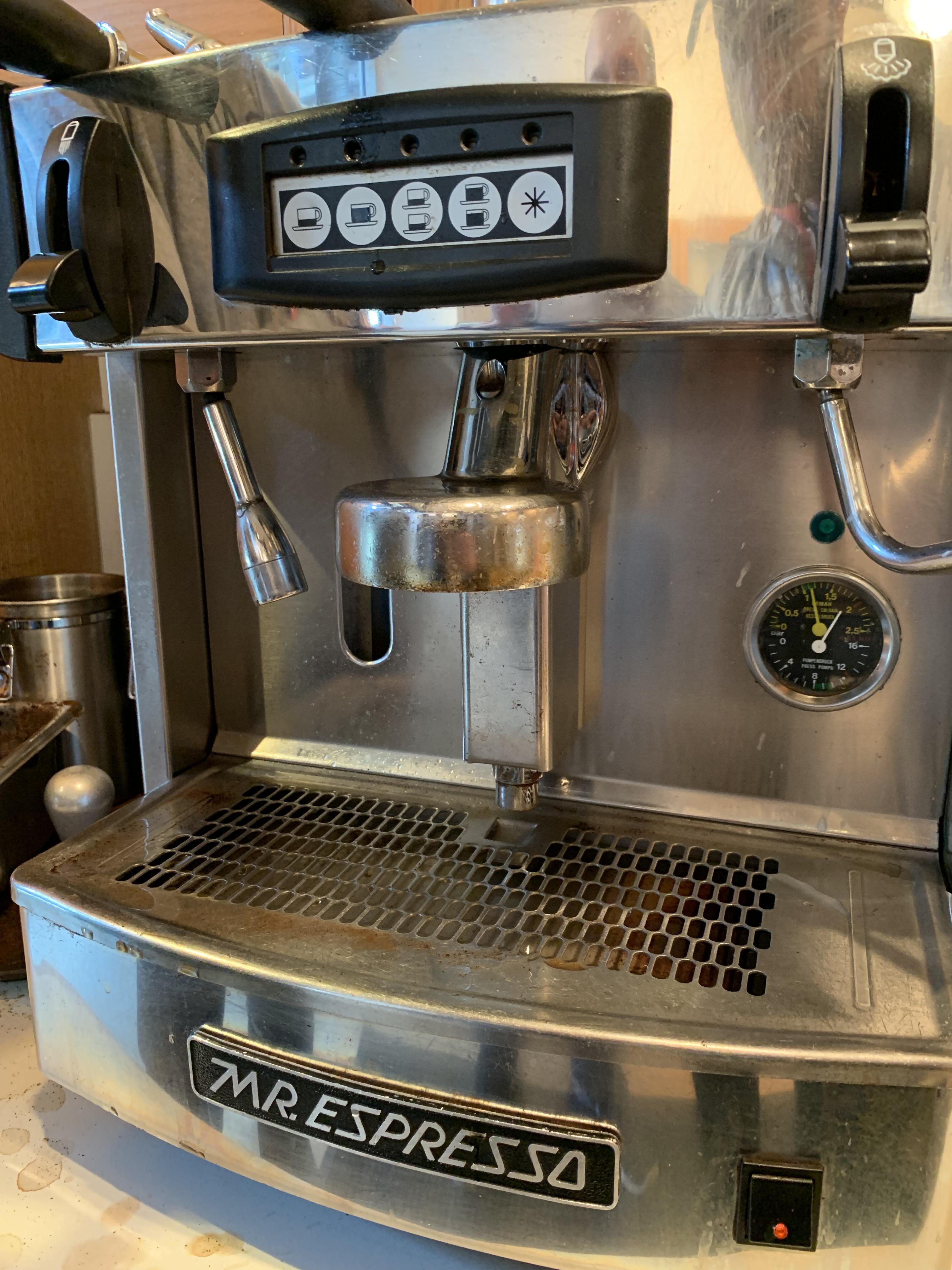 Work machine. What do these buttons mean!? r/espresso