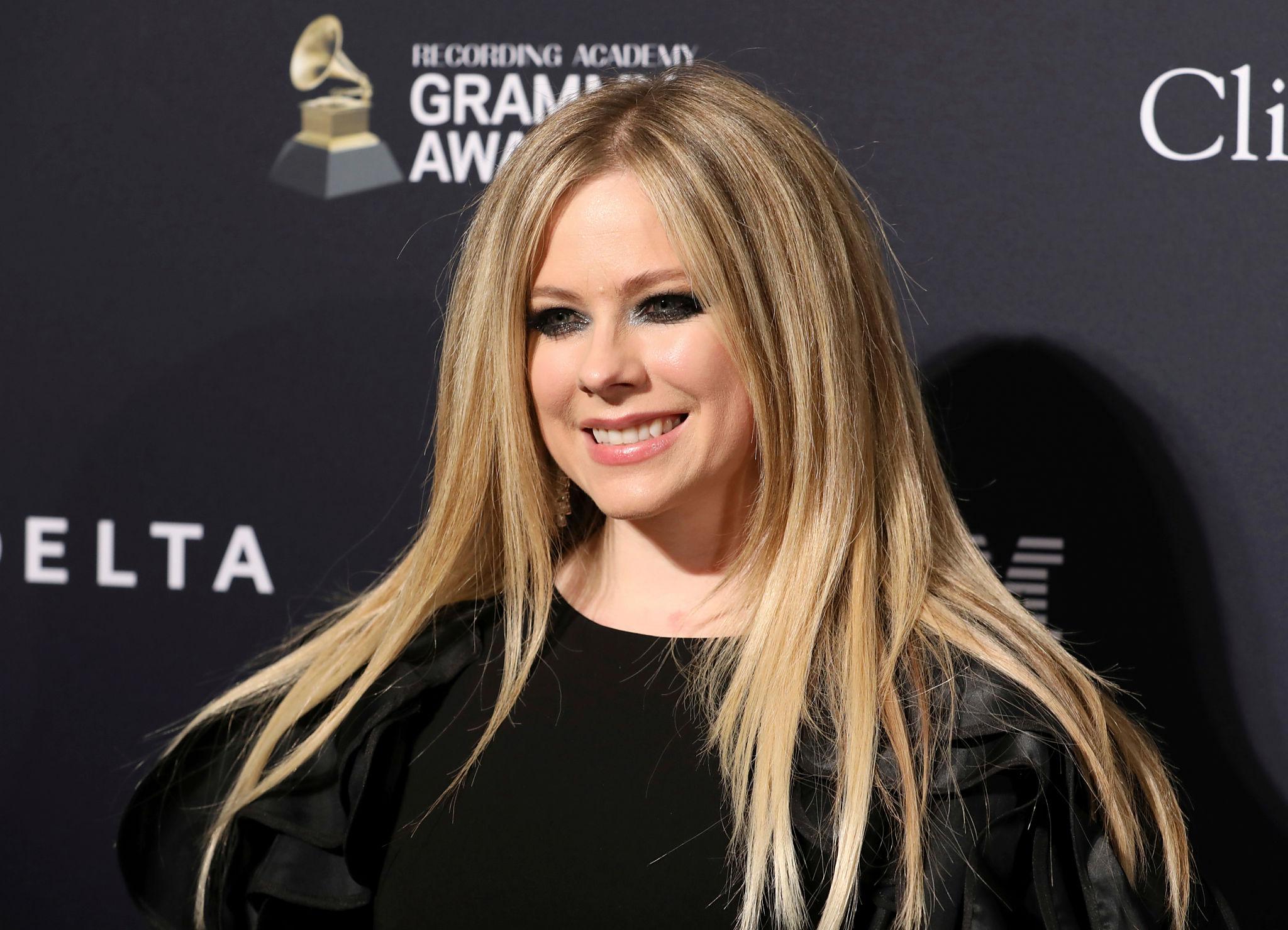 🔞RELIGION. of Avril Lavigne NUDE | | CelebrityNakeds.com