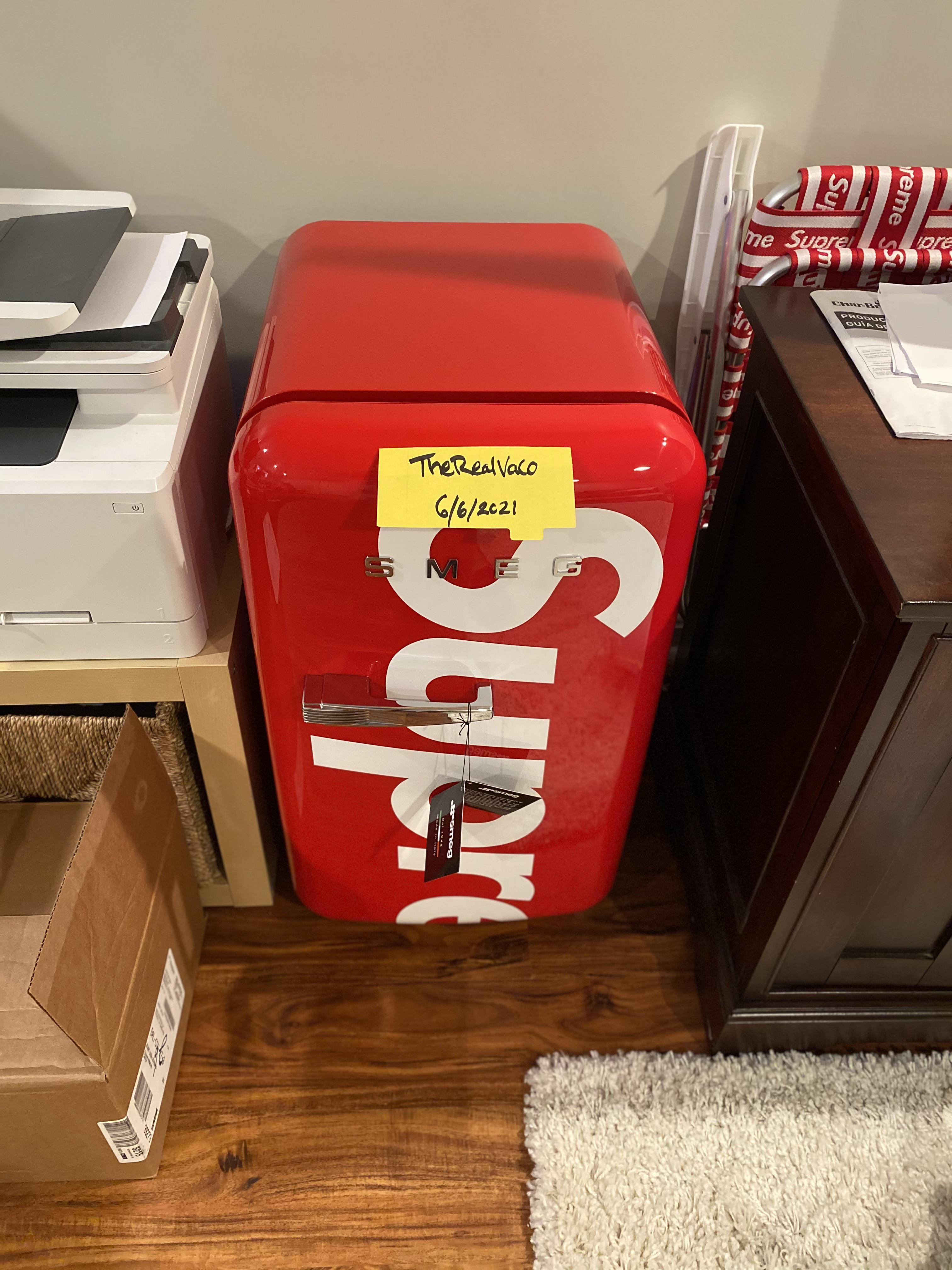 [WTS] Supreme SMEG Mini Fridge 1750 (located in DMV) r/supremeclothing