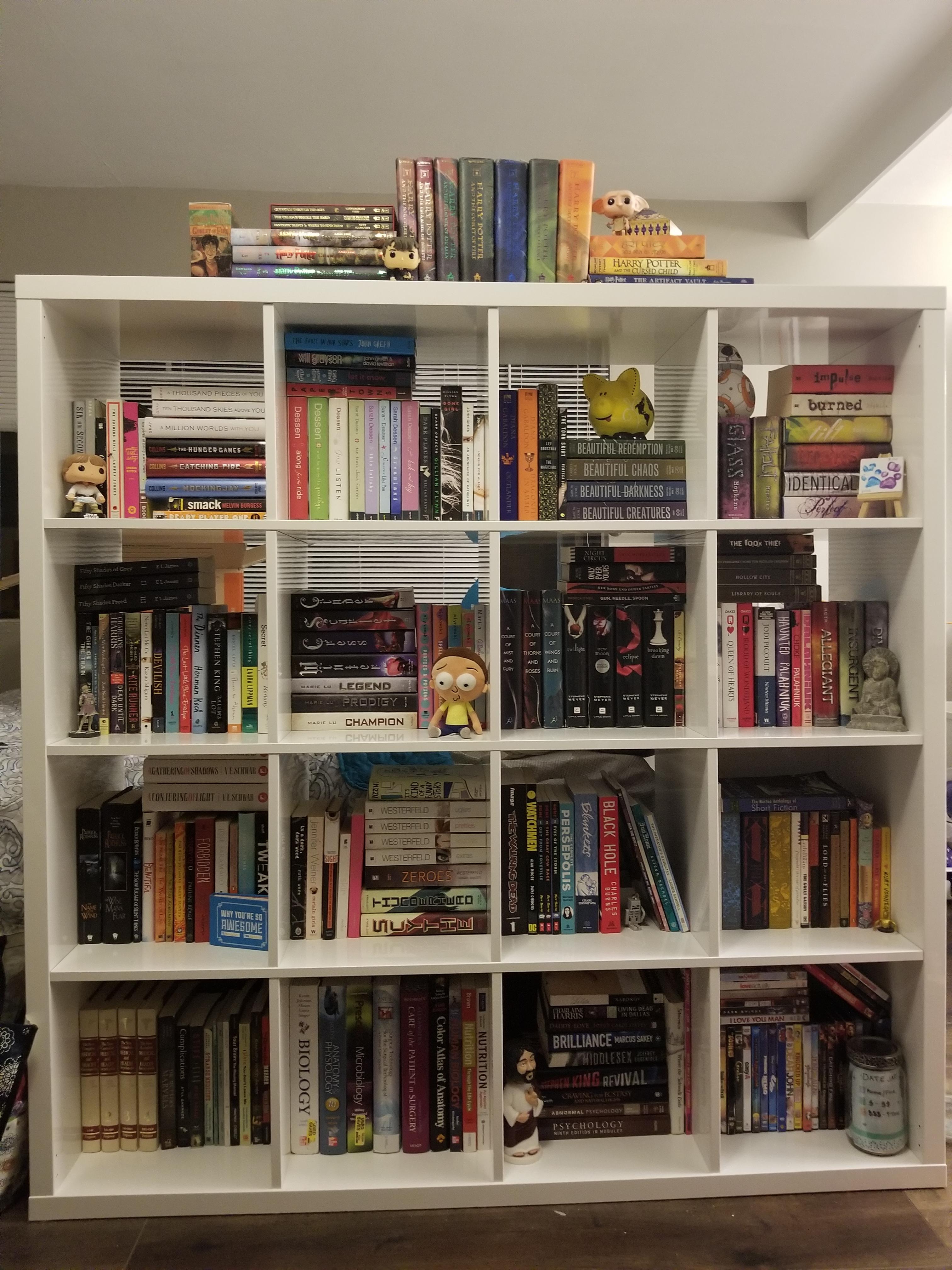 New Apartment Means New Book Shelf and Setup r/bookshelf