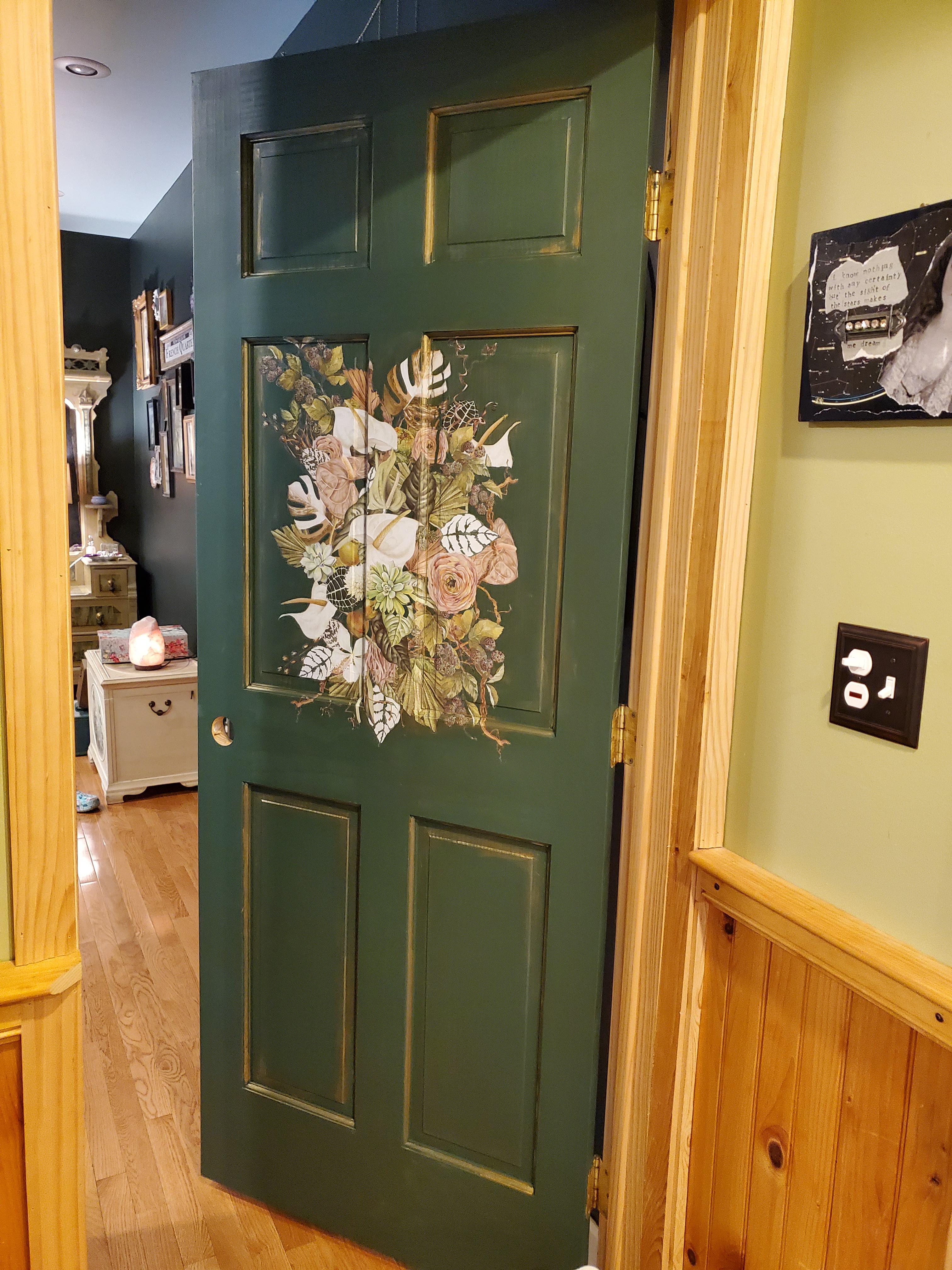 I decided to cottagecore up my bedroom door. Decals and gold wax for