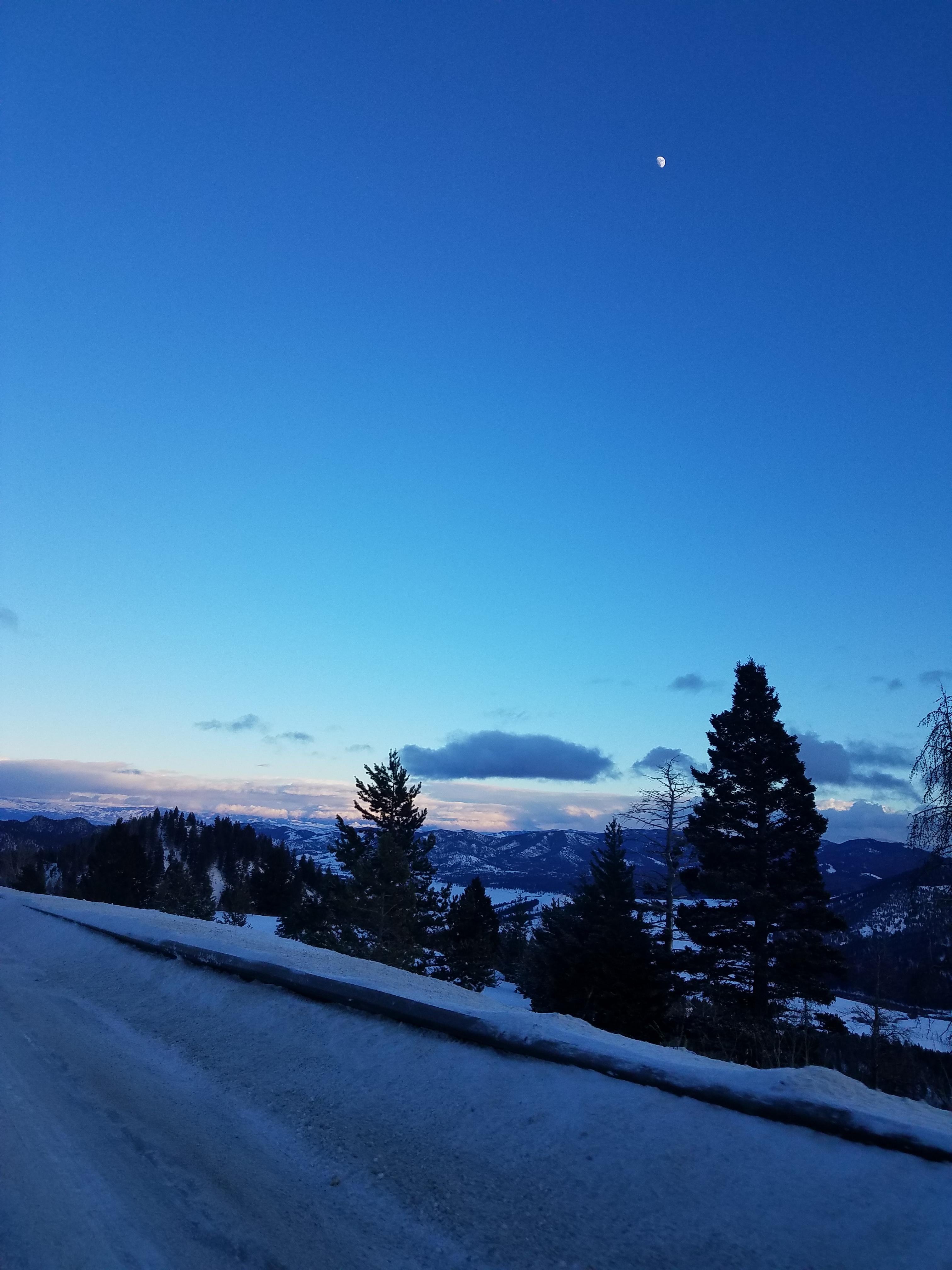 Coming through the Marias Pass in Helena Mt (cellphone shot) r/Outdoors