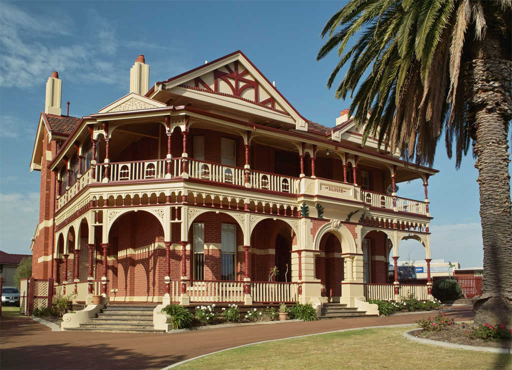 Dilhorn House, Federation Queen Anne style, Perth, built 1897 r/perth