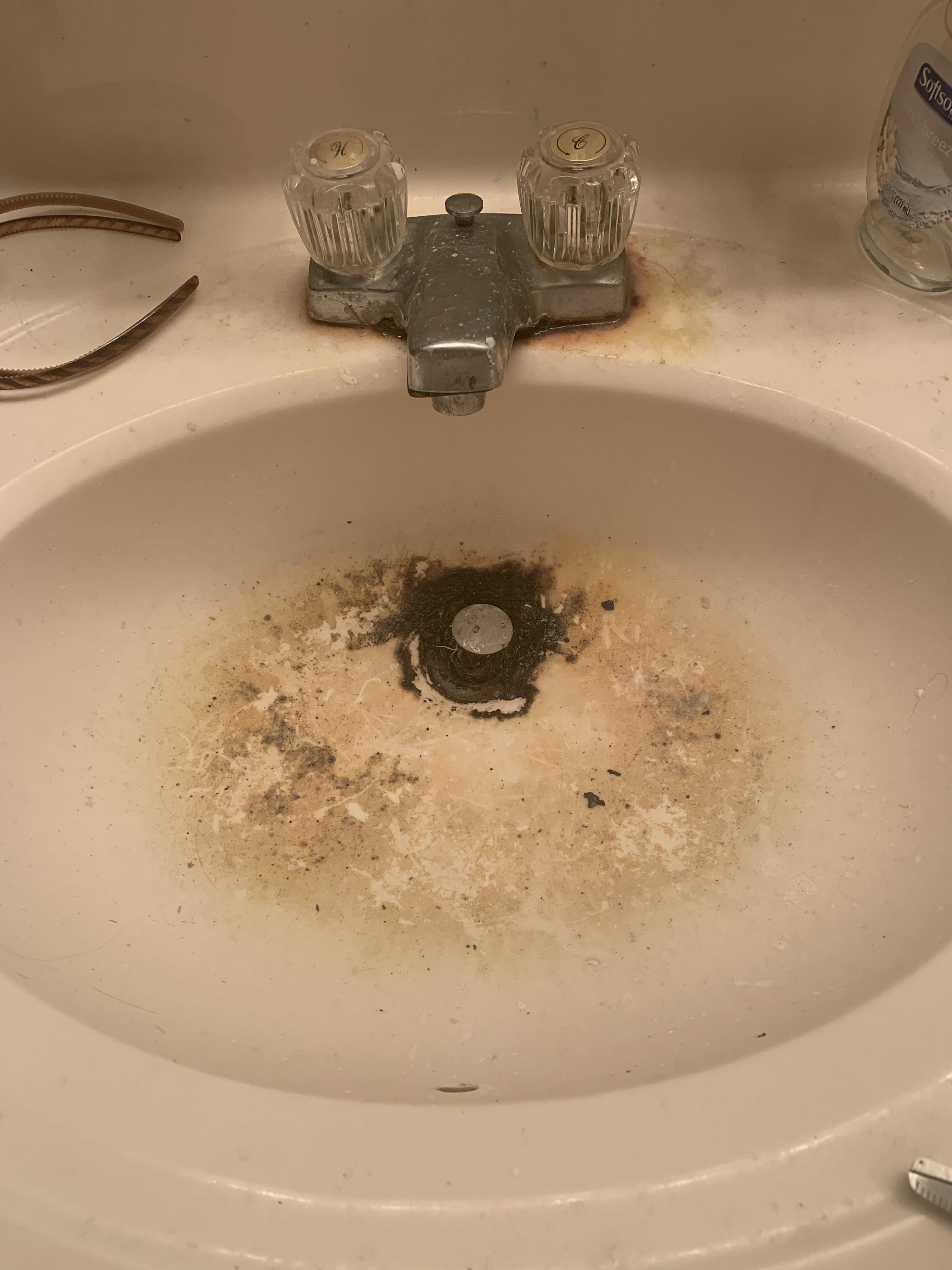 Sink in fiancé’s apartment, need any and all help figuring out how to