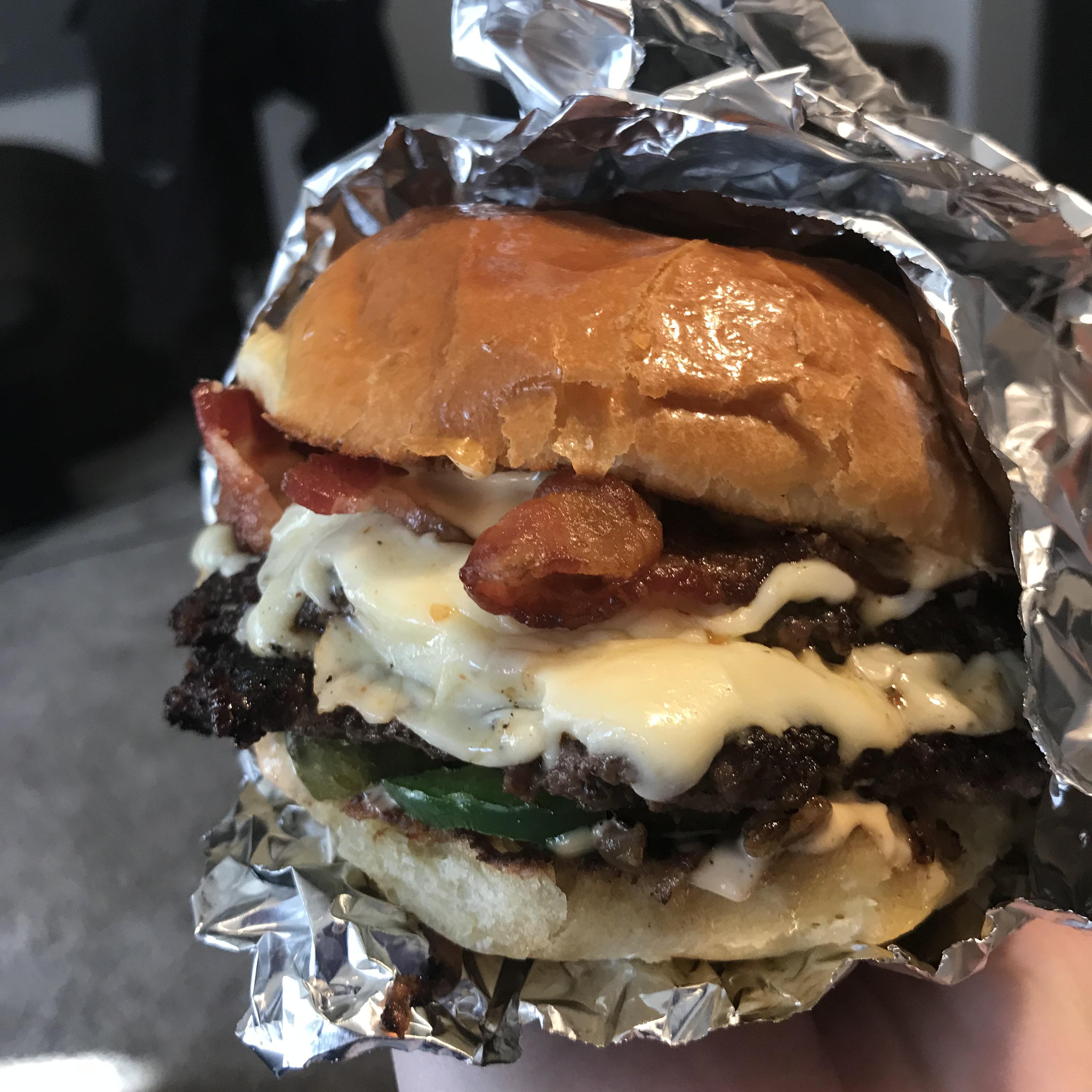 [Homemade] Burger with bacon, American cheese, caramelized onions