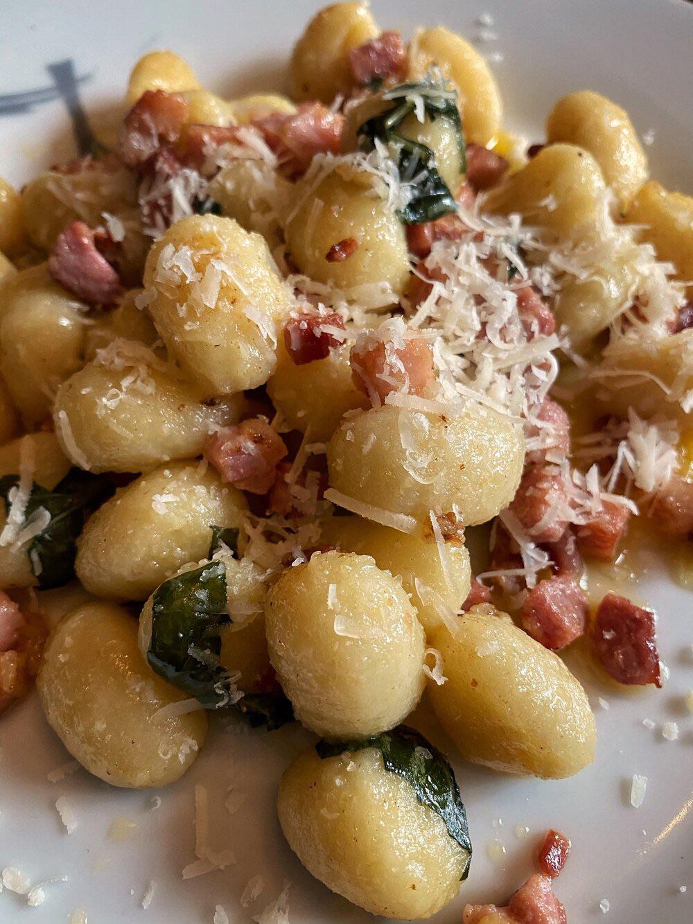 [Homemade] Pancetta and basil gnocchi r/food