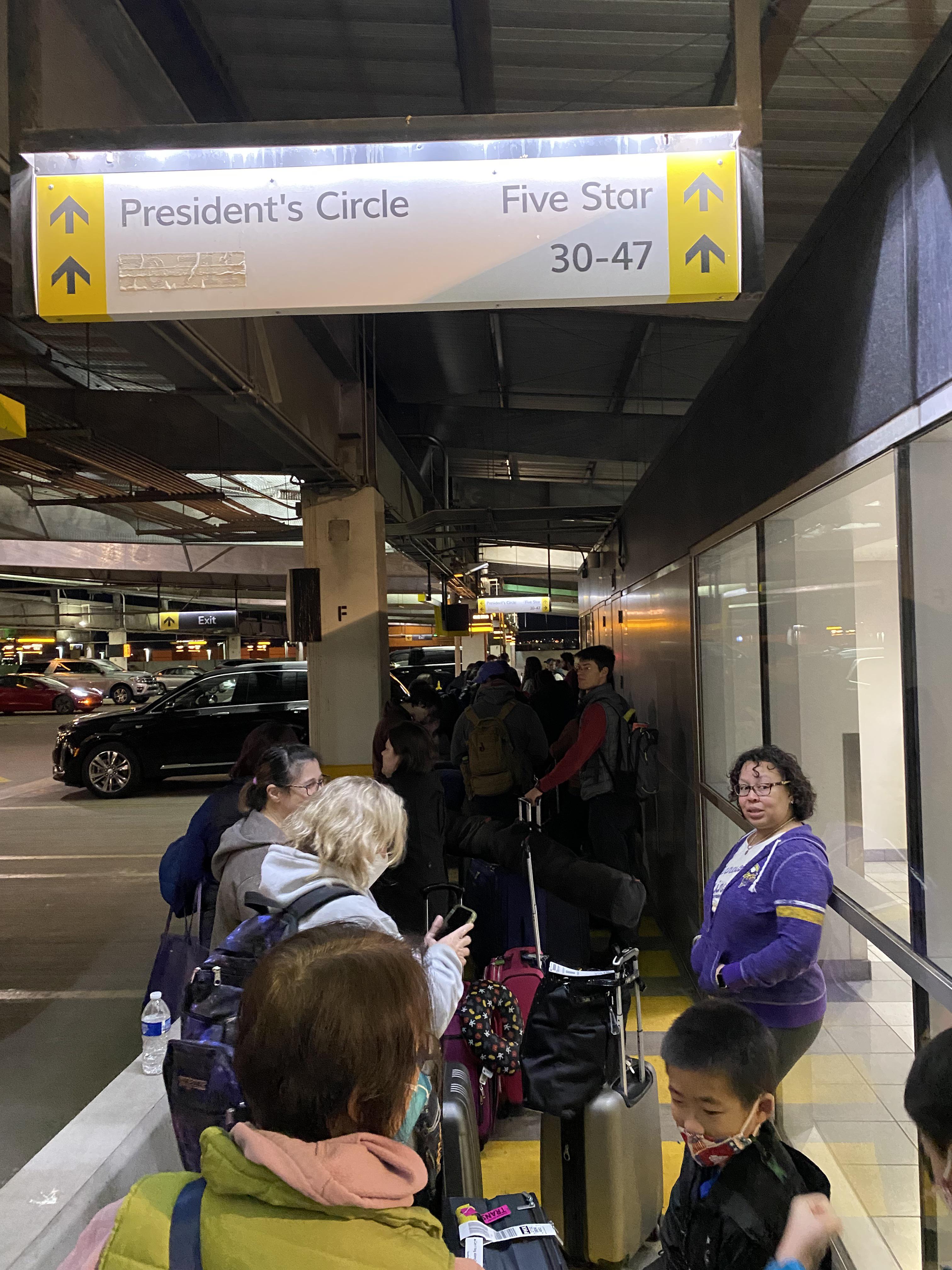 Hertz PHX out of cars. Waiting at least an hour for a car in this huge line. r/phoenix