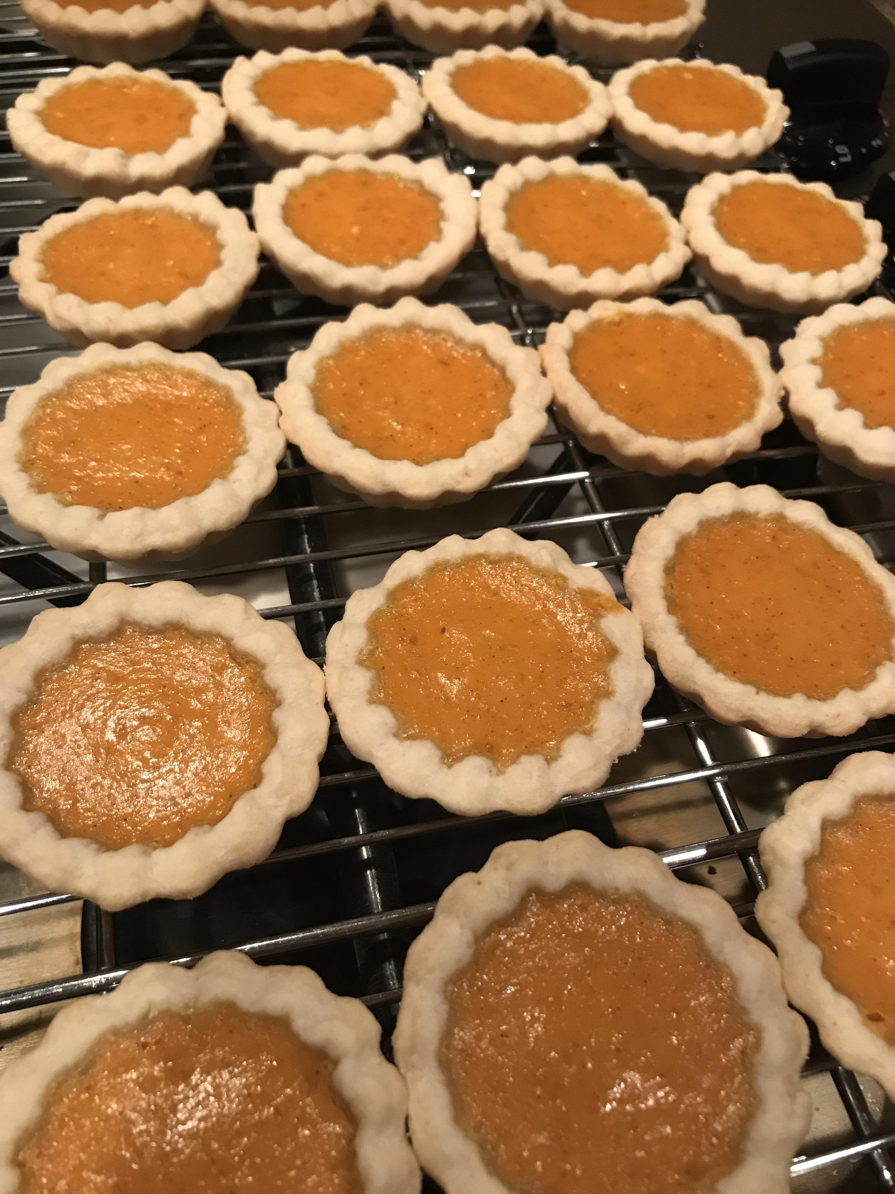 [Homemade] Mini Pumpkin Cream Cheese Tarts r/food