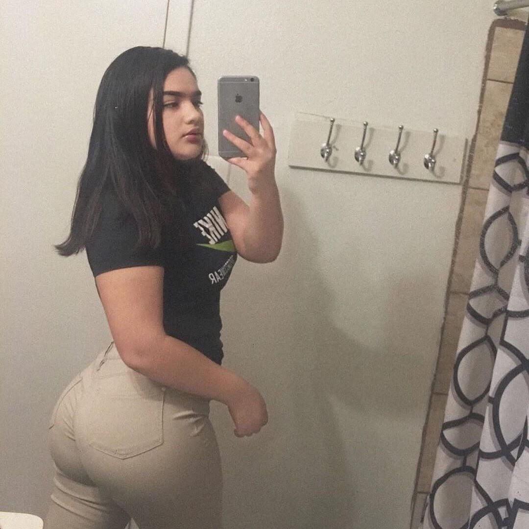 @yaniville on insta : WelCumTogether