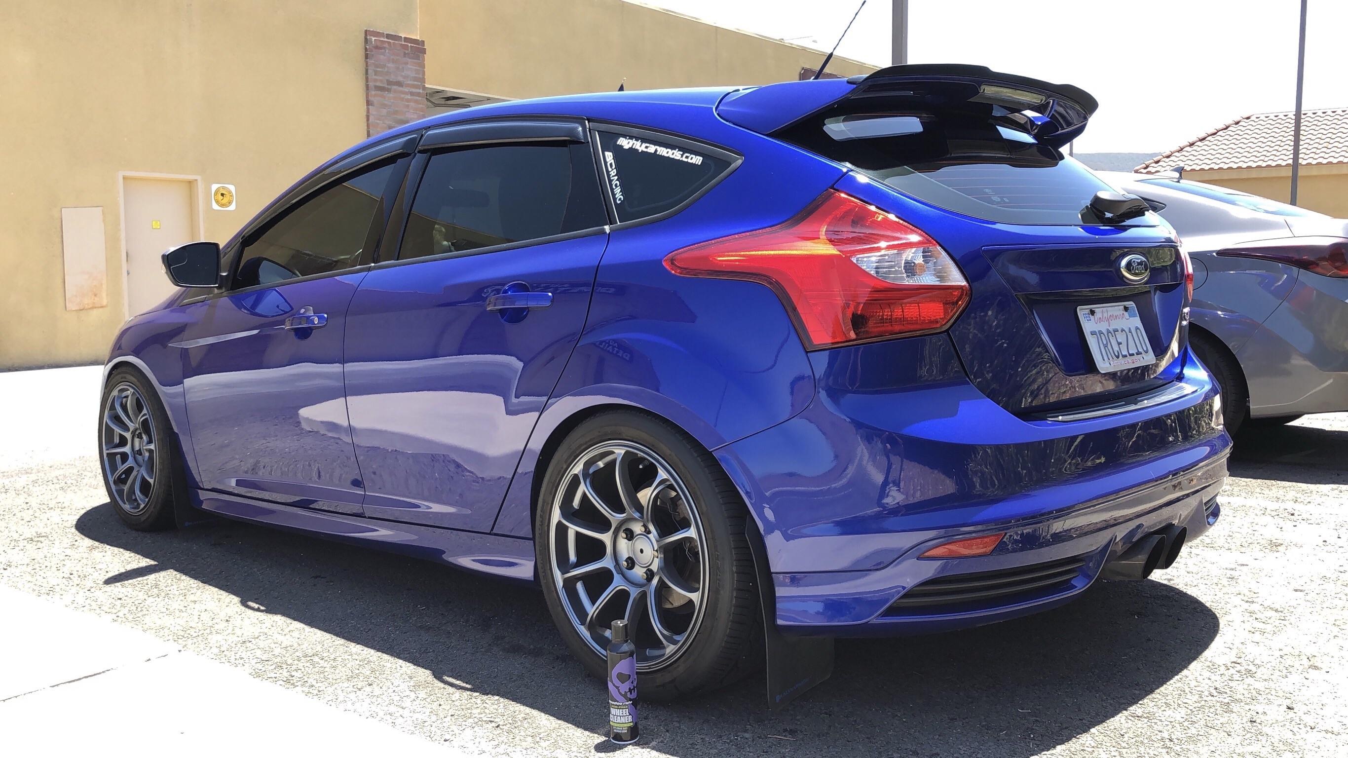 Voodoo wheel cleaner is magic for your wheels 😍 Enjoy some 🍑 r/FocusST