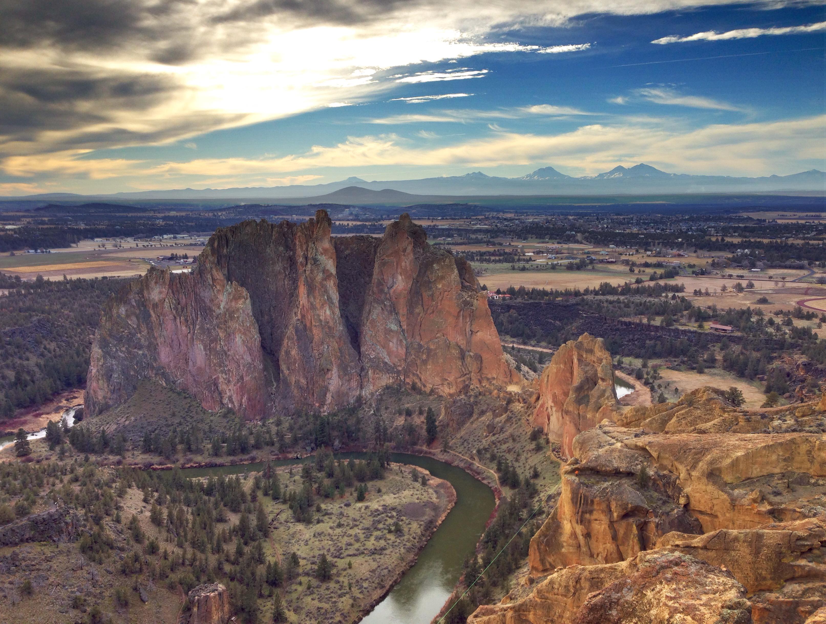 Smith Rock State Park, Oregon [OC] [3226 x 2437] r/EarthPorn
